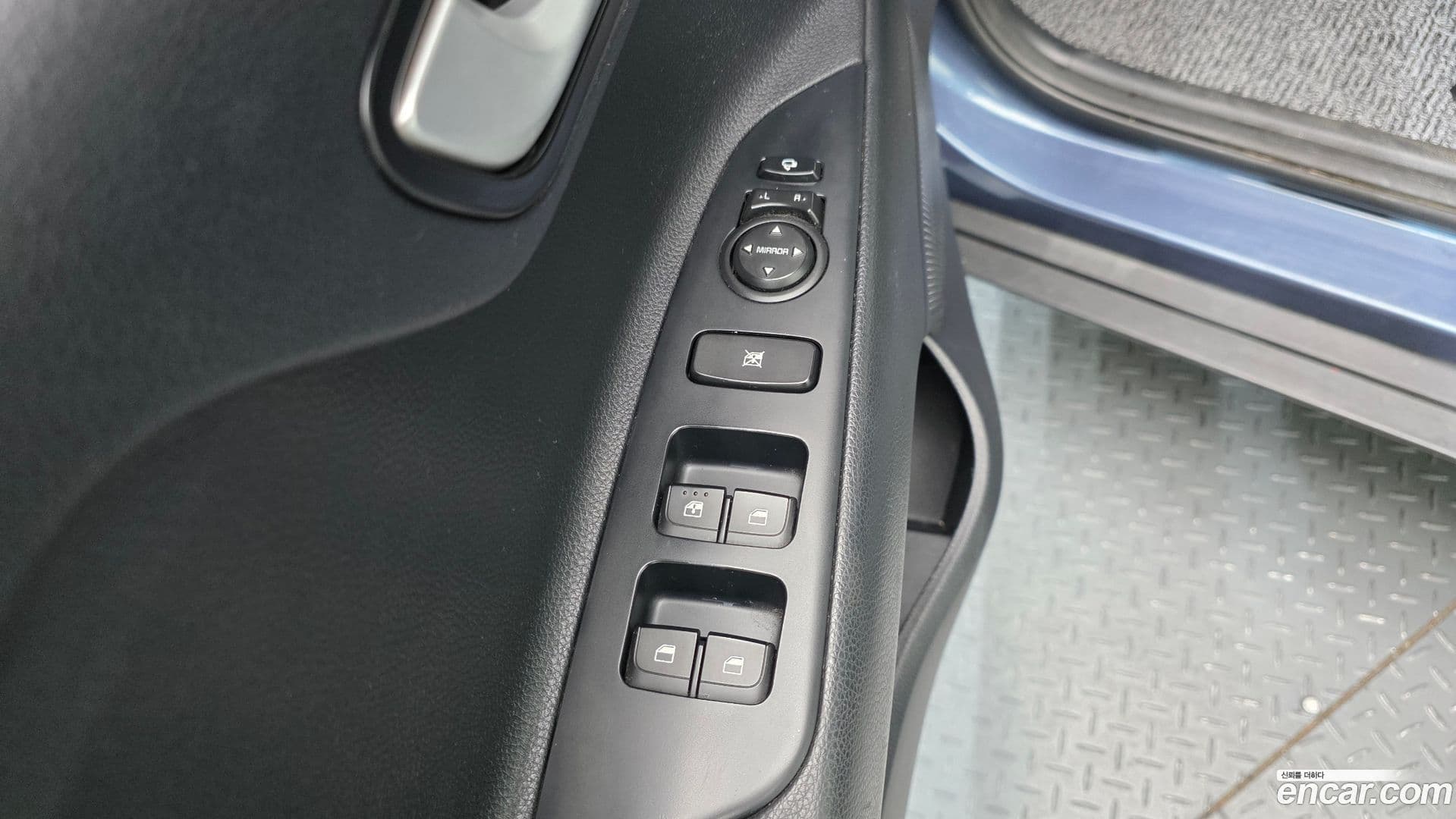 Main__Slider__Photo:Stonic Kia 2018.11-13