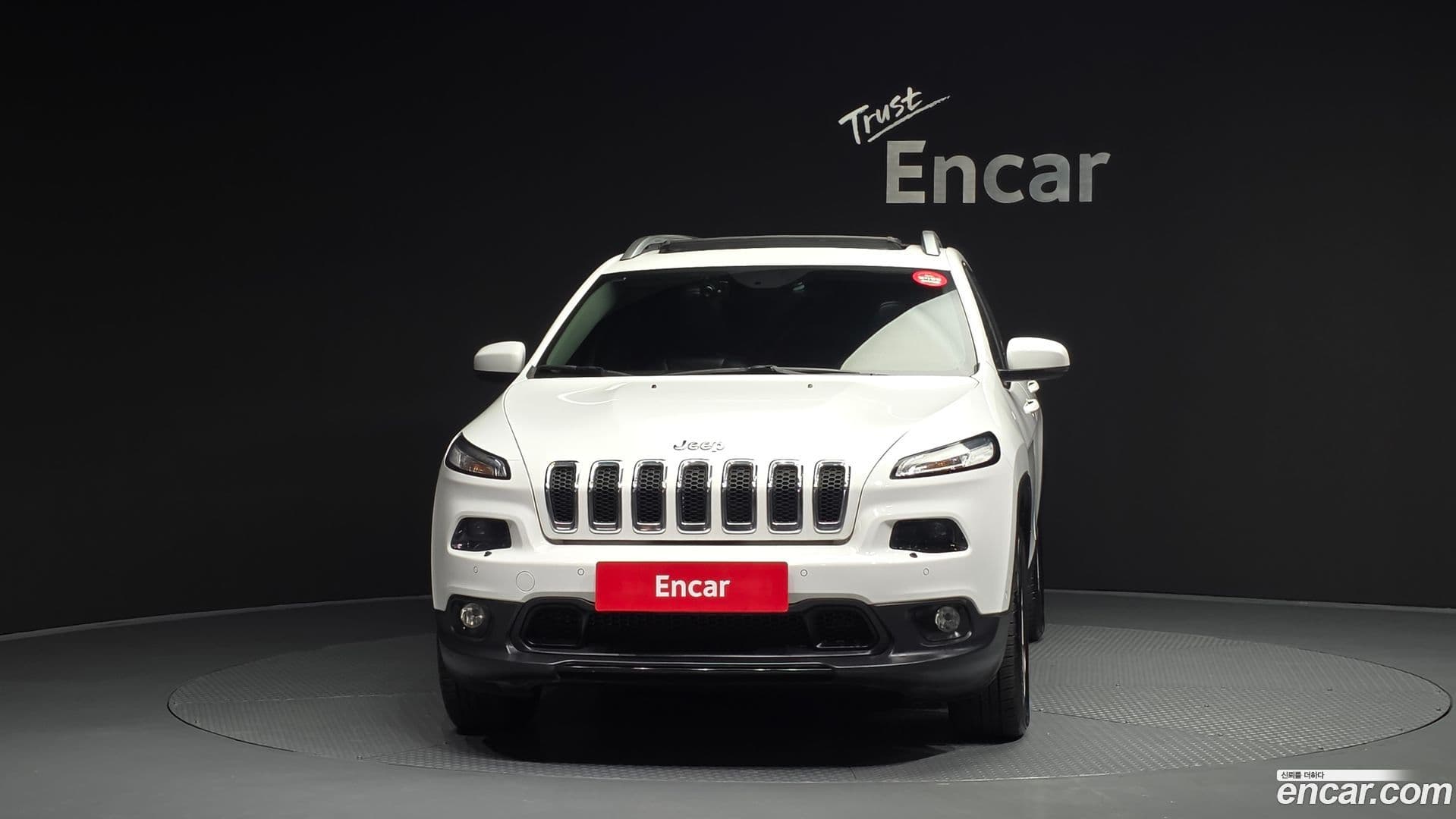 Main__Slider__Photo:Cherokee Jeep 2017.7-2