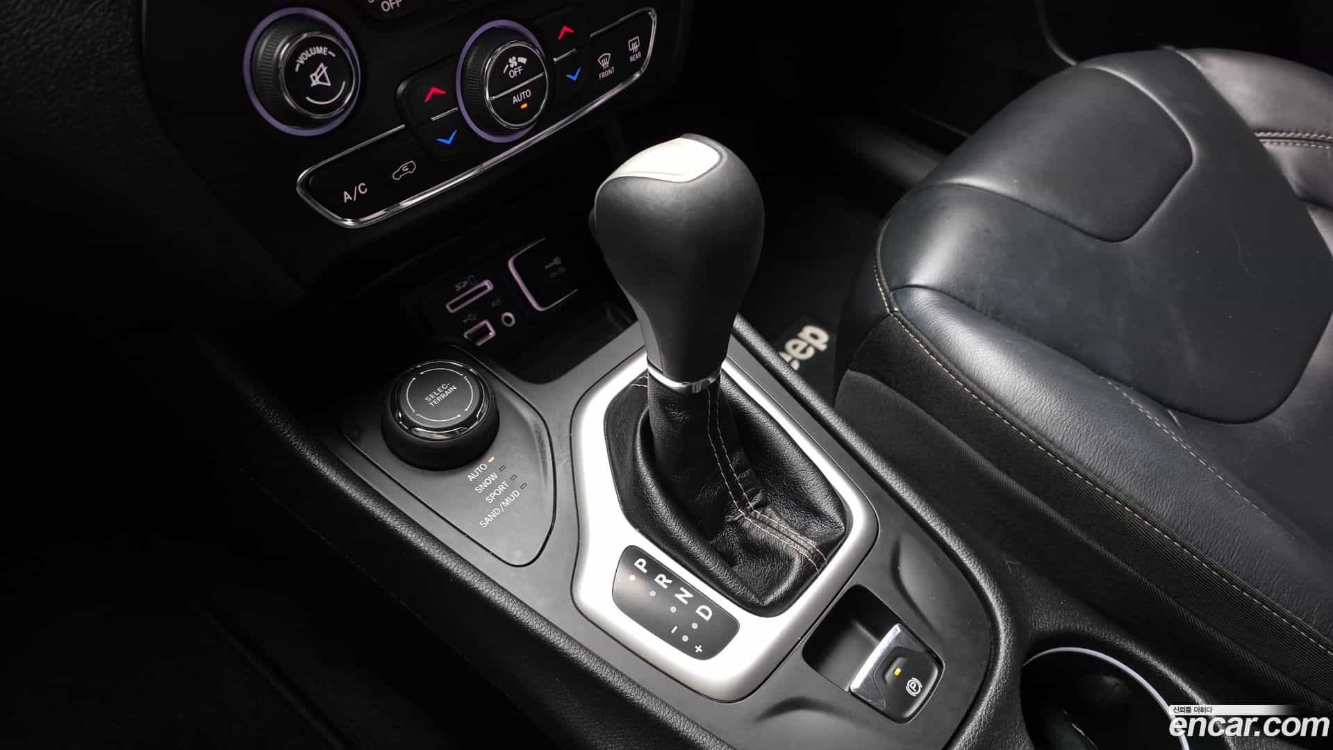 Cherokee Jeep 2017.7-INNER-009