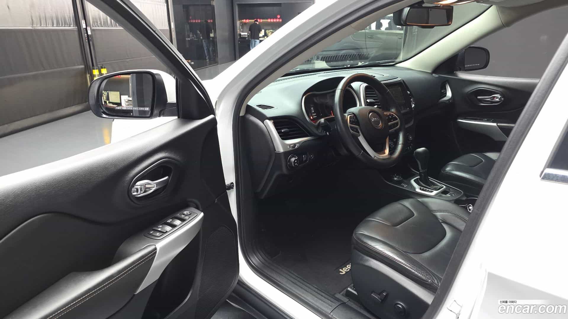 Cherokee Jeep 2017.7-INNER-010