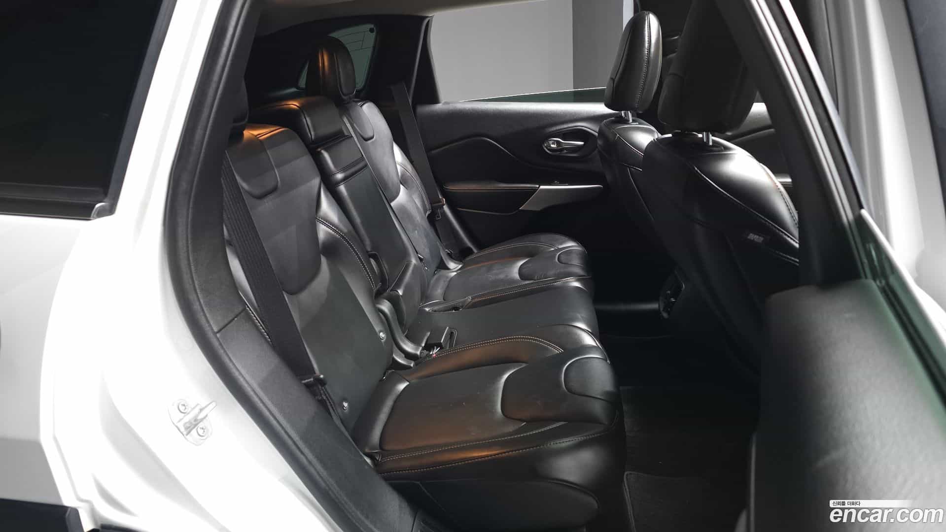 Cherokee Jeep 2017.7-OPTION-016