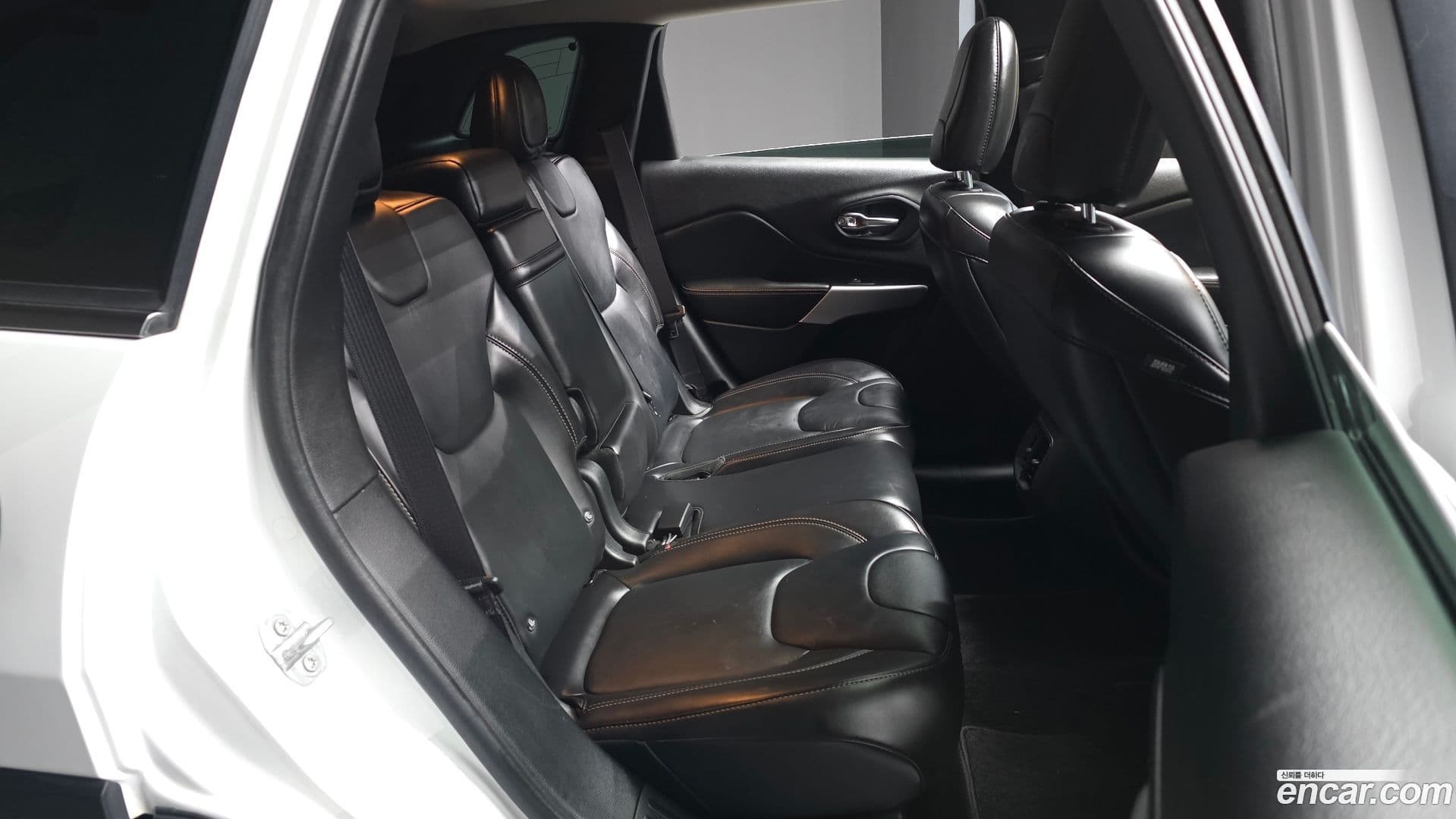 Main__Slider__Photo:Cherokee Jeep 2017.7-11