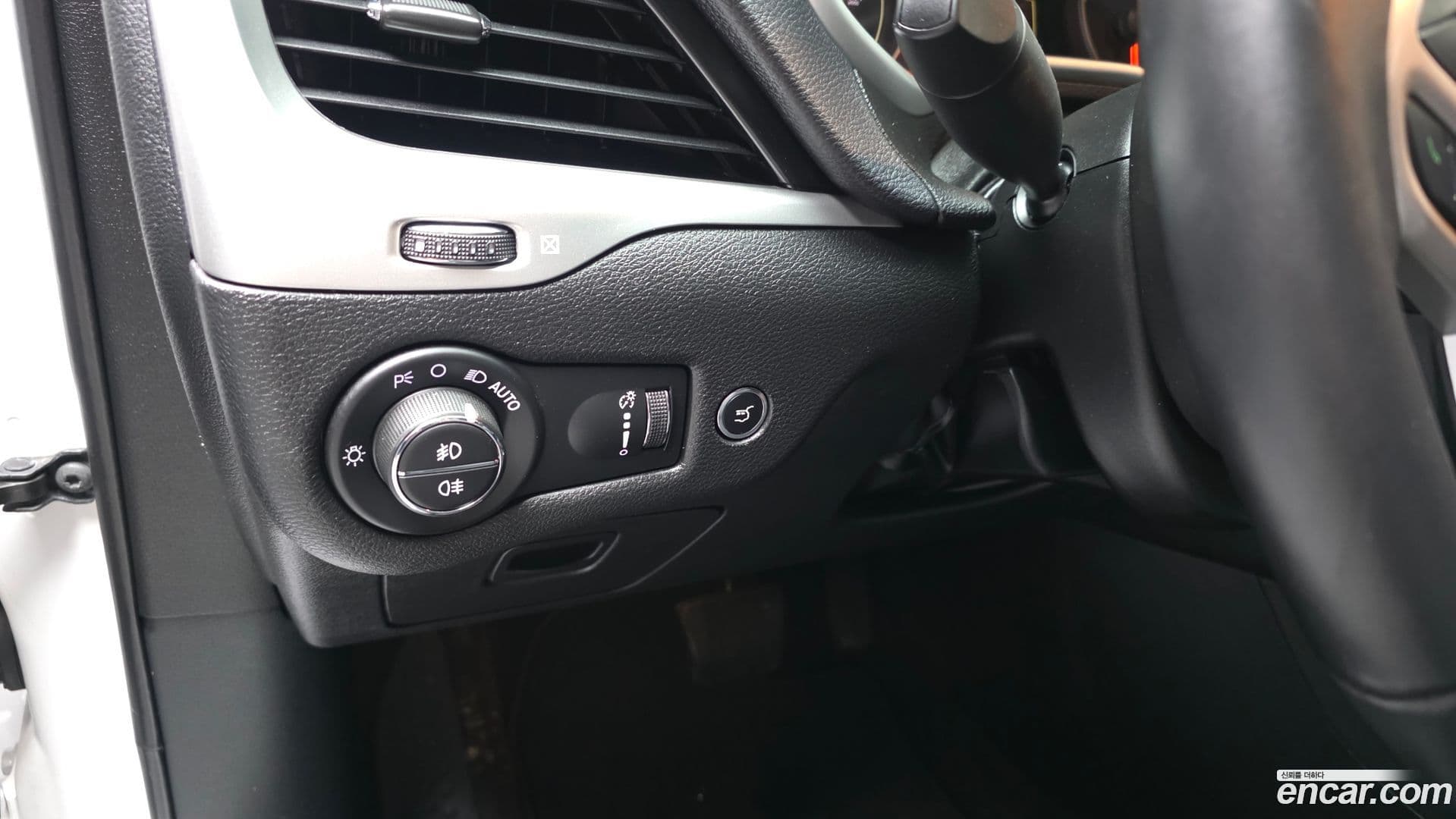 Main__Slider__Photo:Cherokee Jeep 2017.7-17