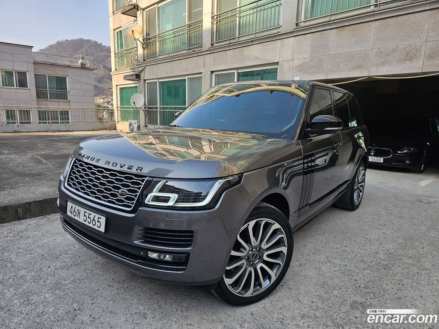 Main__Slider__Photo:Range Rover Land Rover 2015.1-1