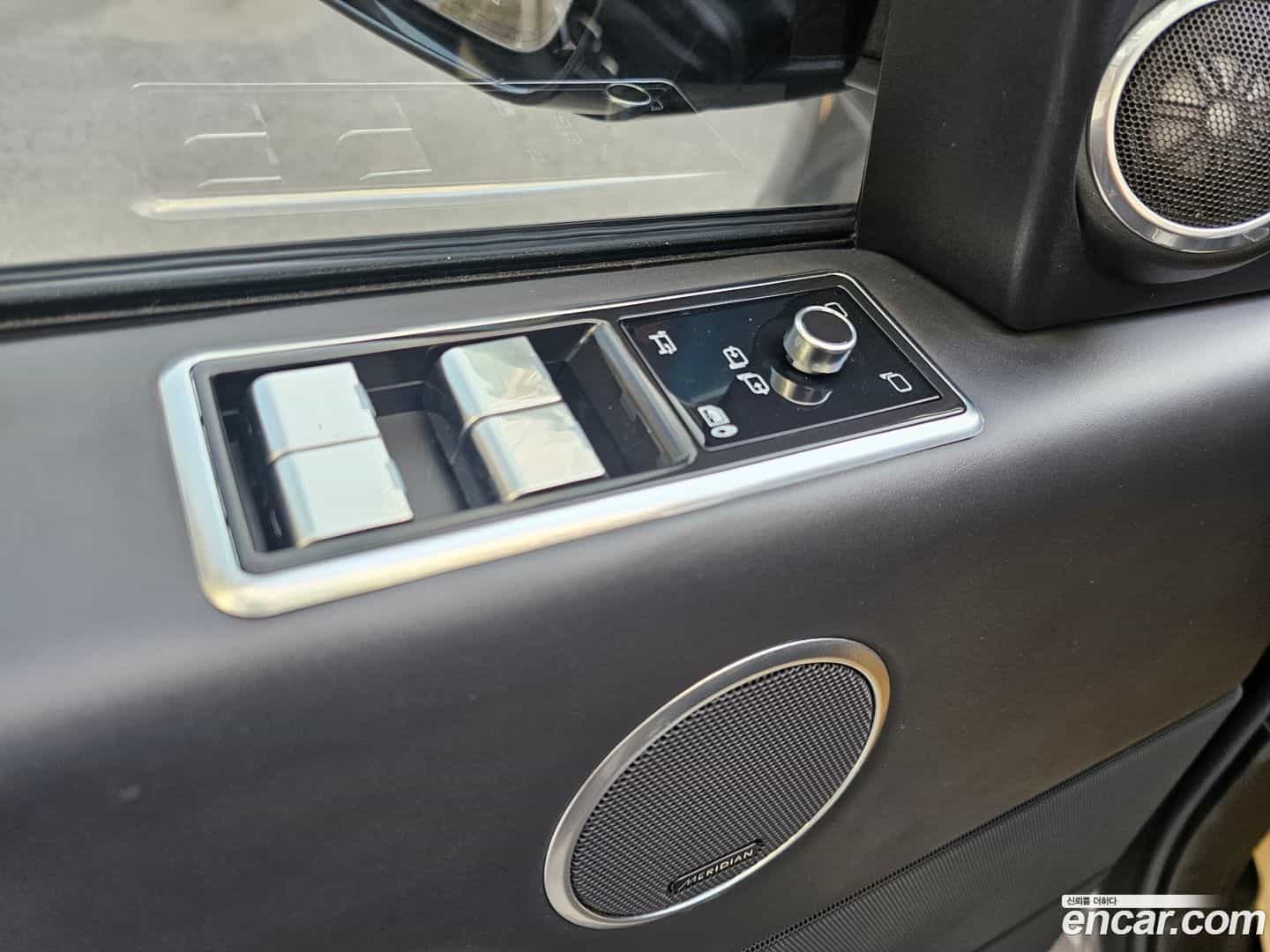 Range Rover Land Rover 2015.1-INNER-008