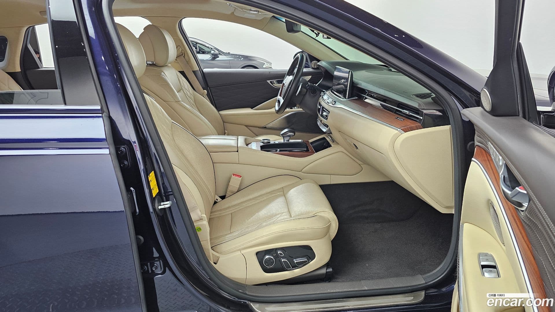 Main__Slider__Photo:K9 Kia 2018.5-10