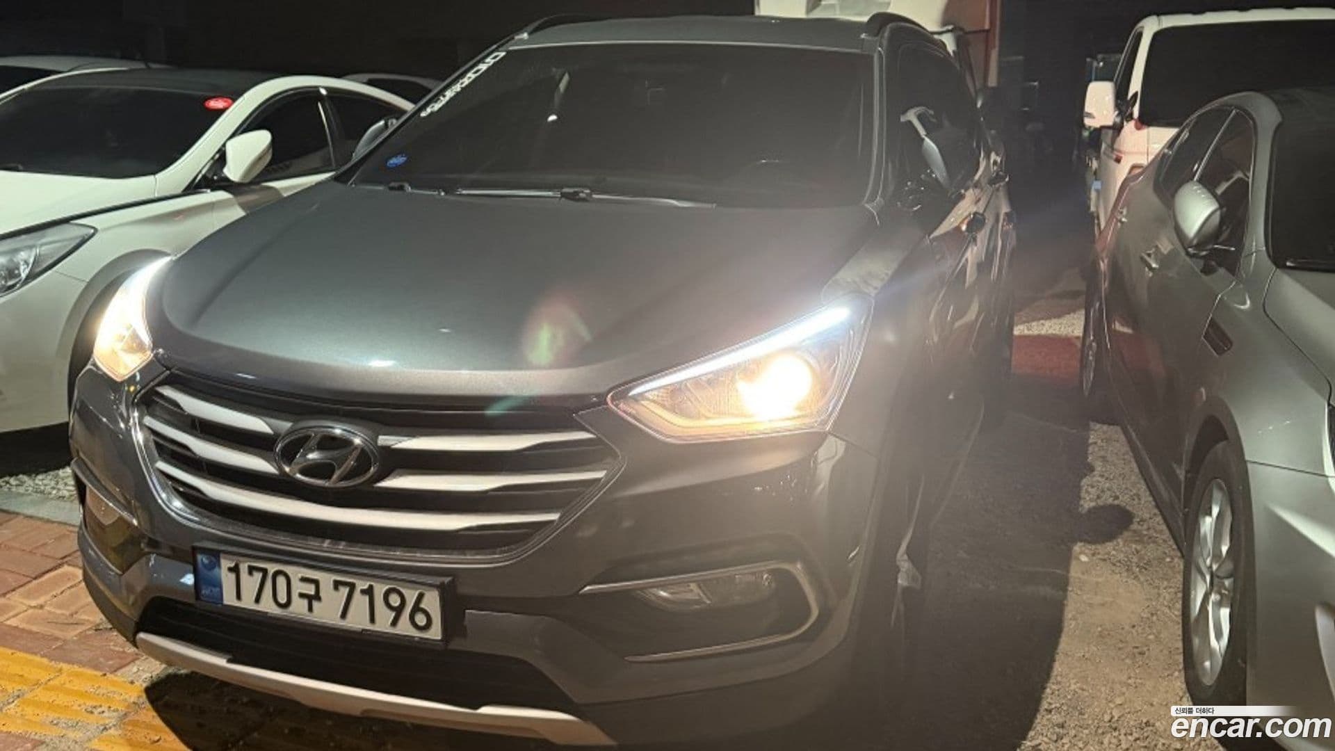 Main__Slider__Photo:Santafe Hyundai 2015.9-0