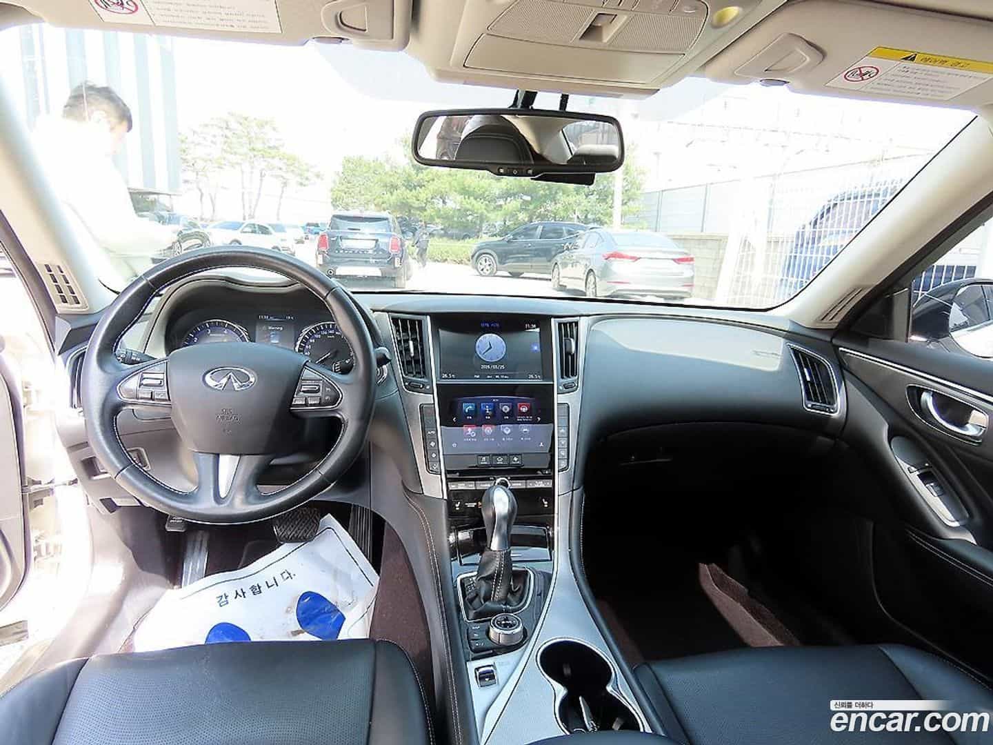 Q50 Infiniti 2014.5-INNER-007
