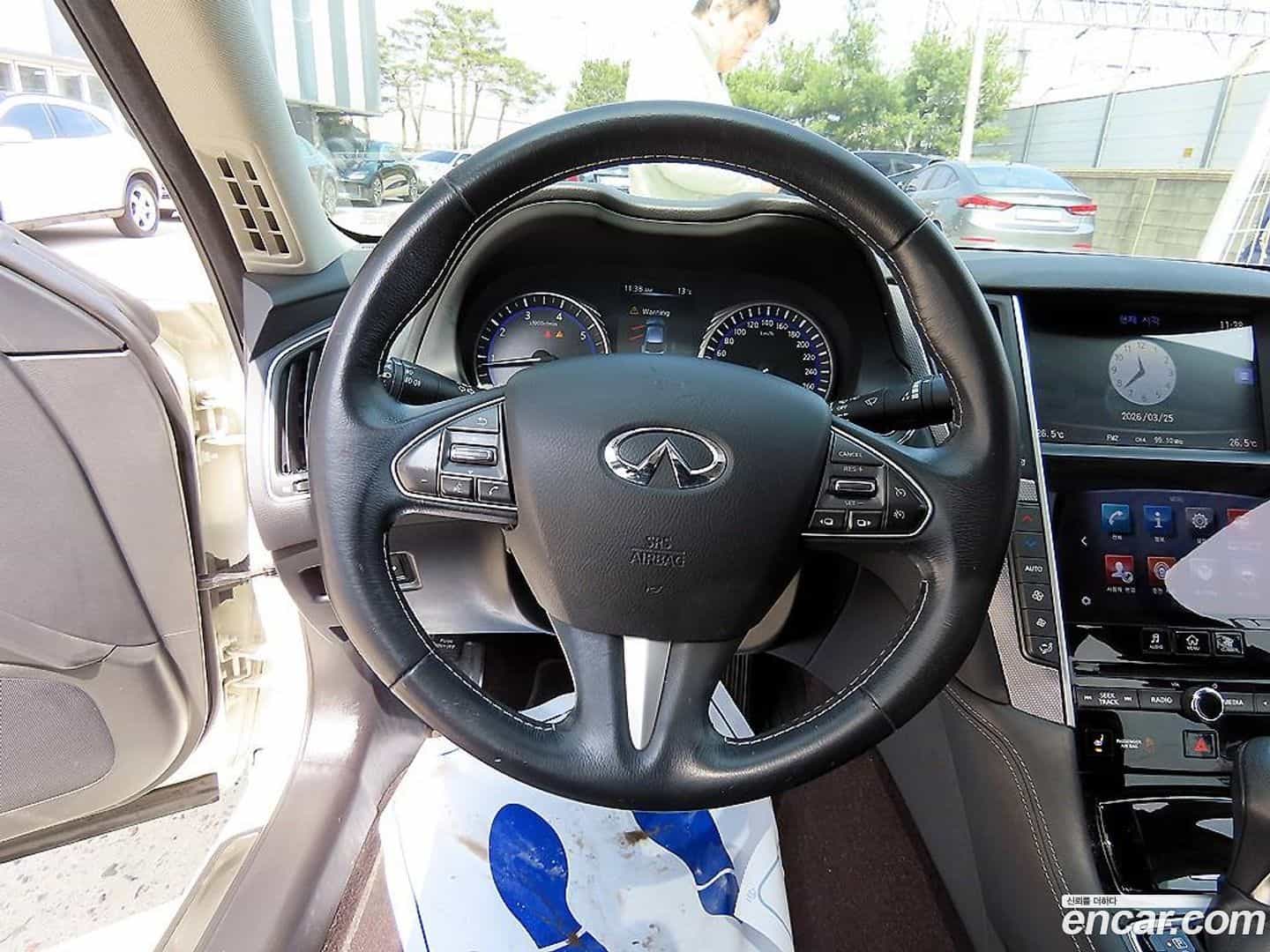 Q50 Infiniti 2014.5-INNER-008