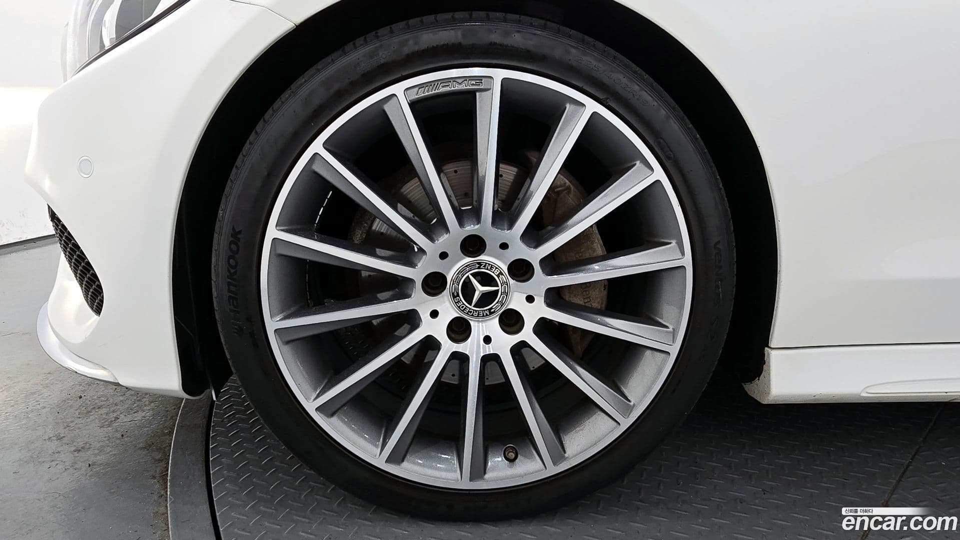 Main__Slider__Photo:C-Class Mercedes-Benz 2017.5-4