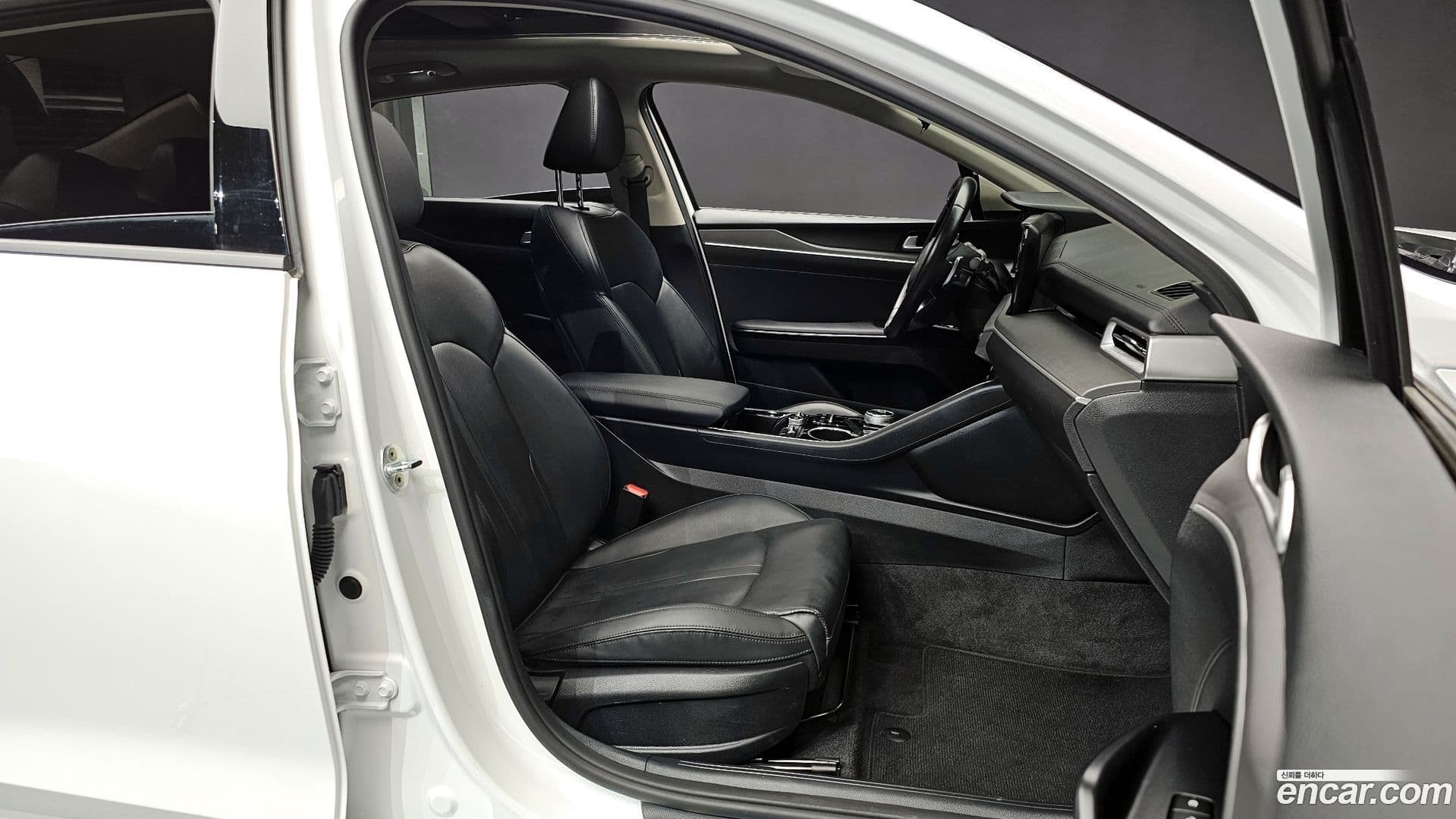 Main__Slider__Photo:K5 Kia 2022.6-9