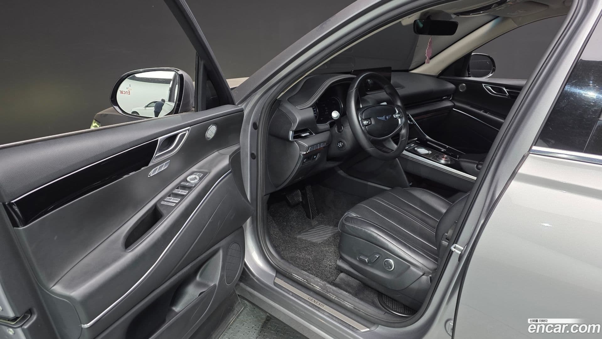 Main__Slider__Photo:GV80 Genesis 2020.10-9