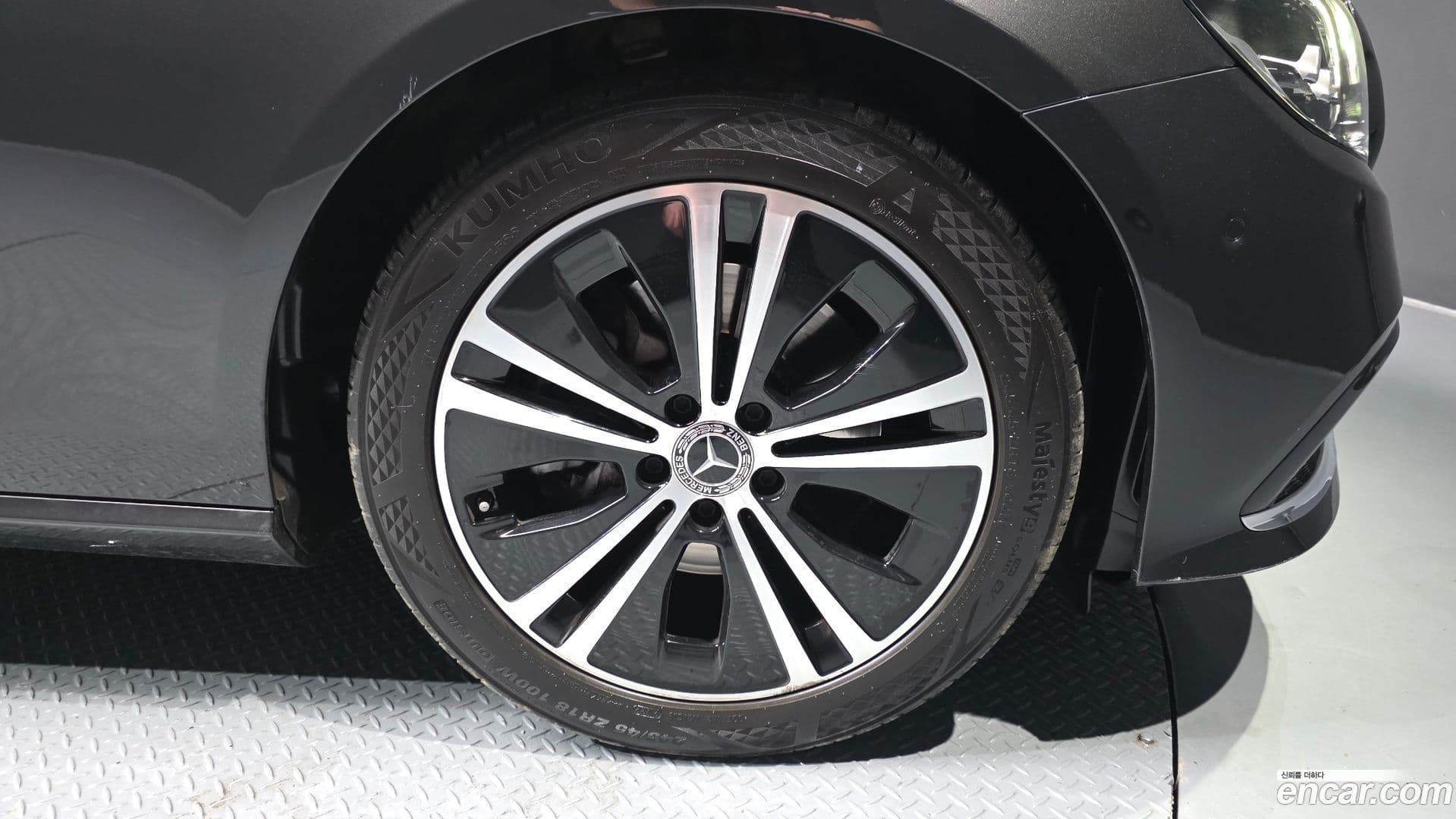 Main__Slider__Photo:E-Class Mercedes-Benz 2020.10-4