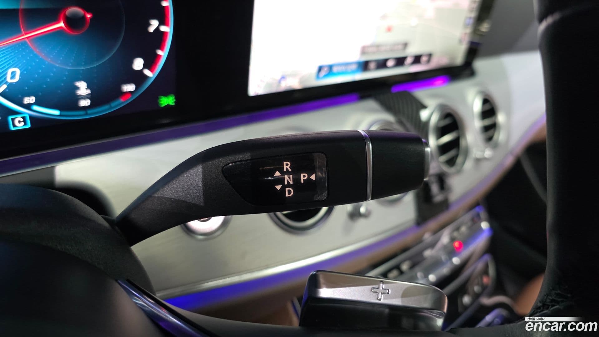 Main__Slider__Photo:E-Class Mercedes-Benz 2020.10-8