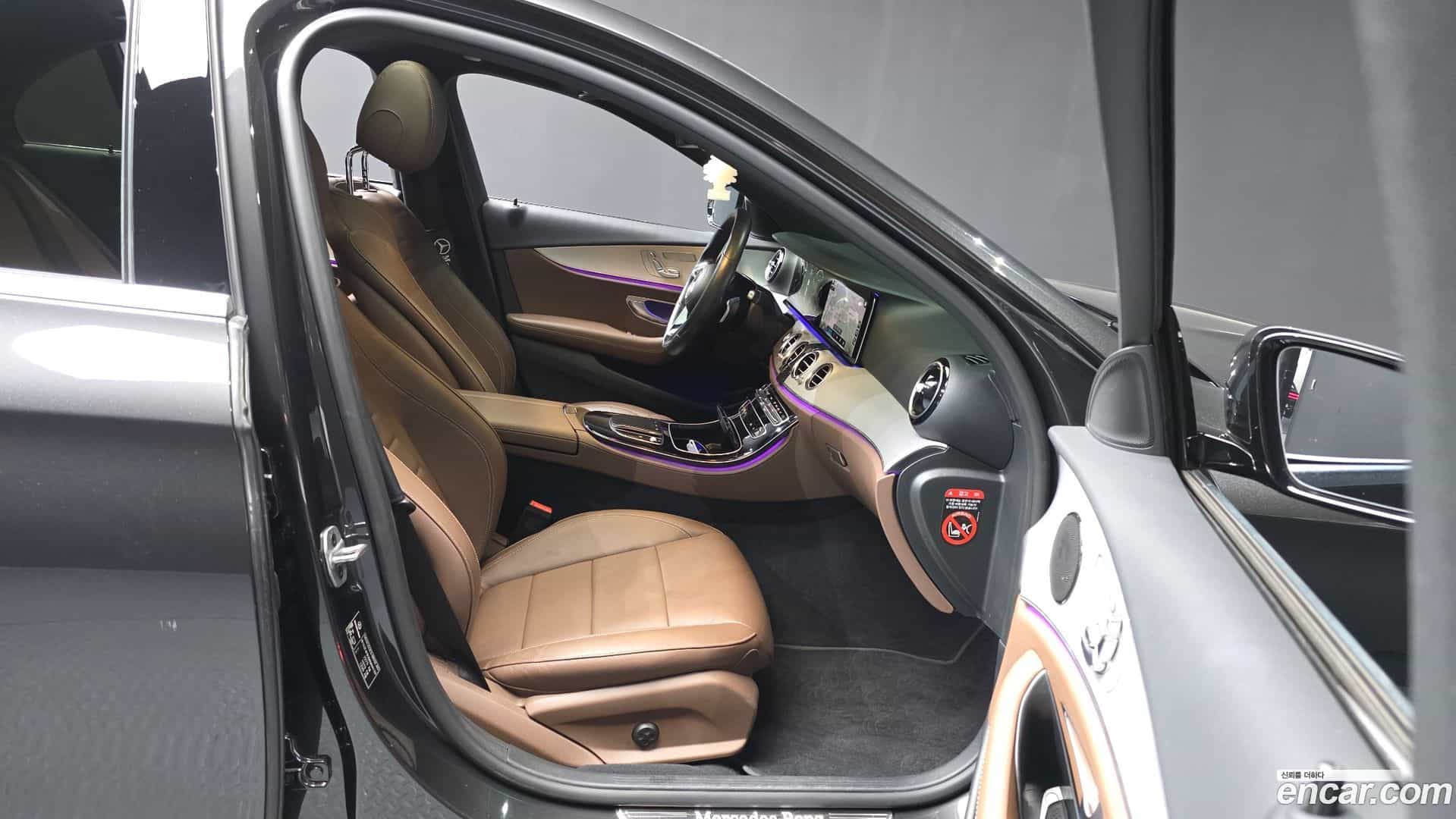 E-Class Mercedes-Benz 2020.10-OPTION-015