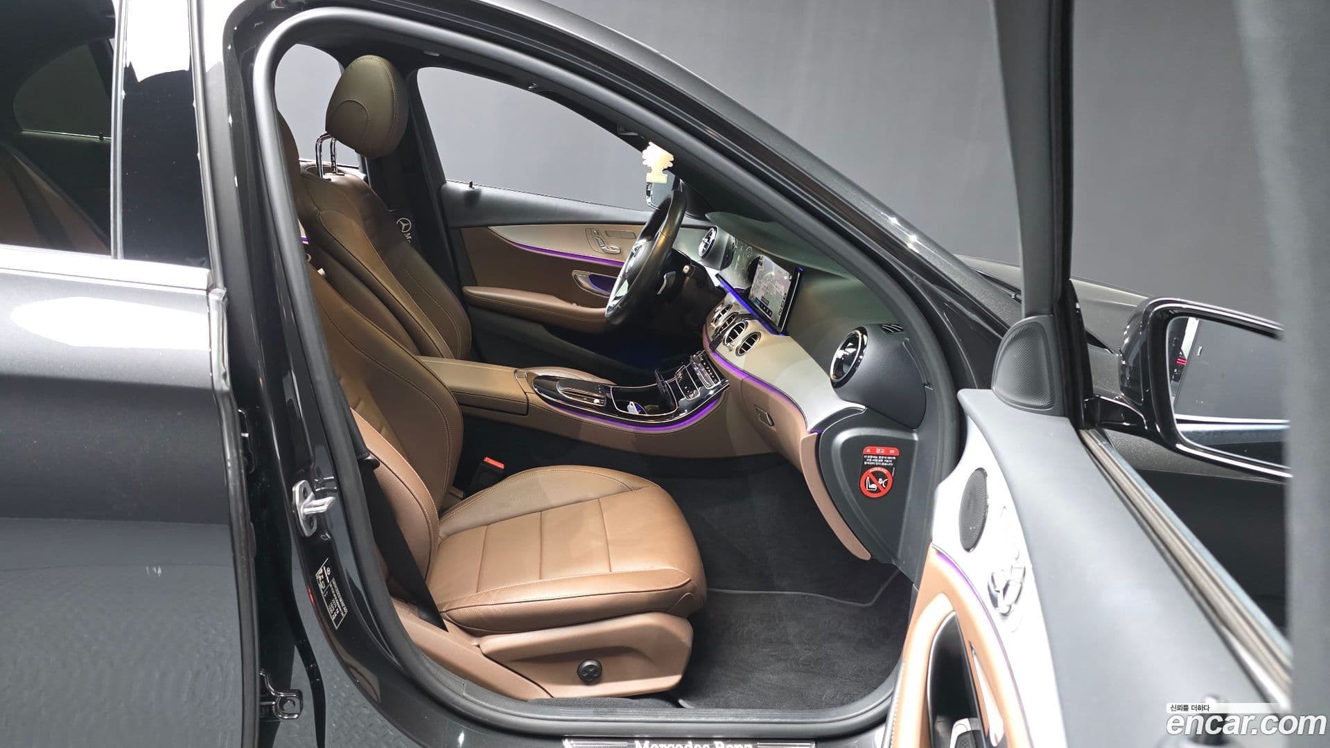 Main__Slider__Photo:E-Class Mercedes-Benz 2020.10-10