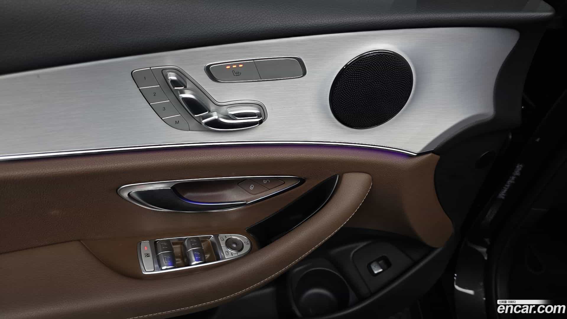 E-Class Mercedes-Benz 2020.10-OPTION-021