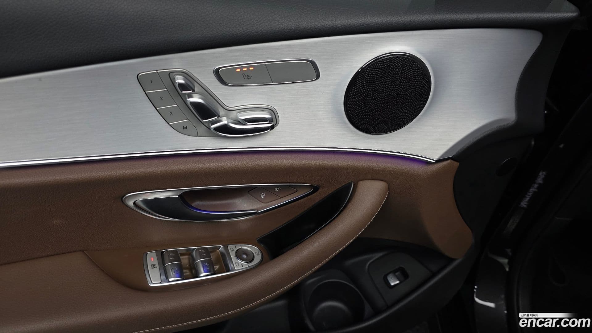 Main__Slider__Photo:E-Class Mercedes-Benz 2020.10-16