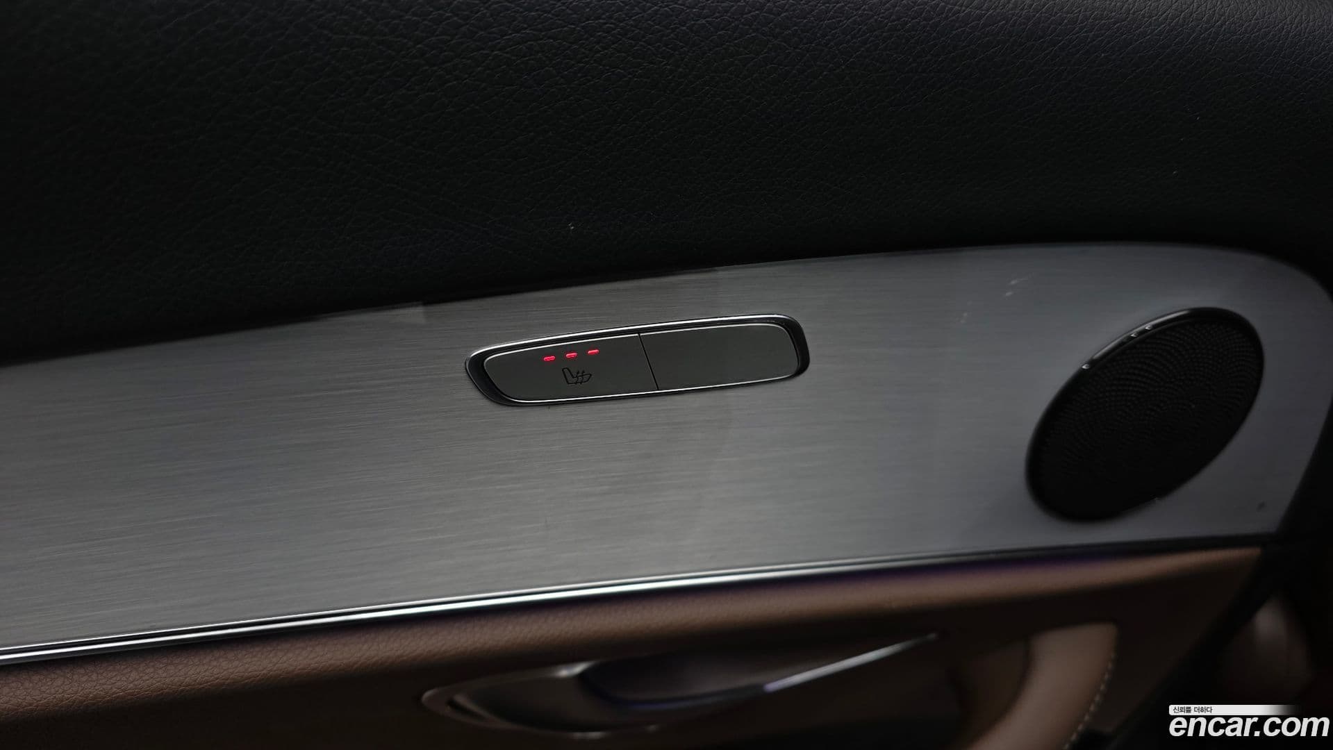 Main__Slider__Photo:E-Class Mercedes-Benz 2020.10-17