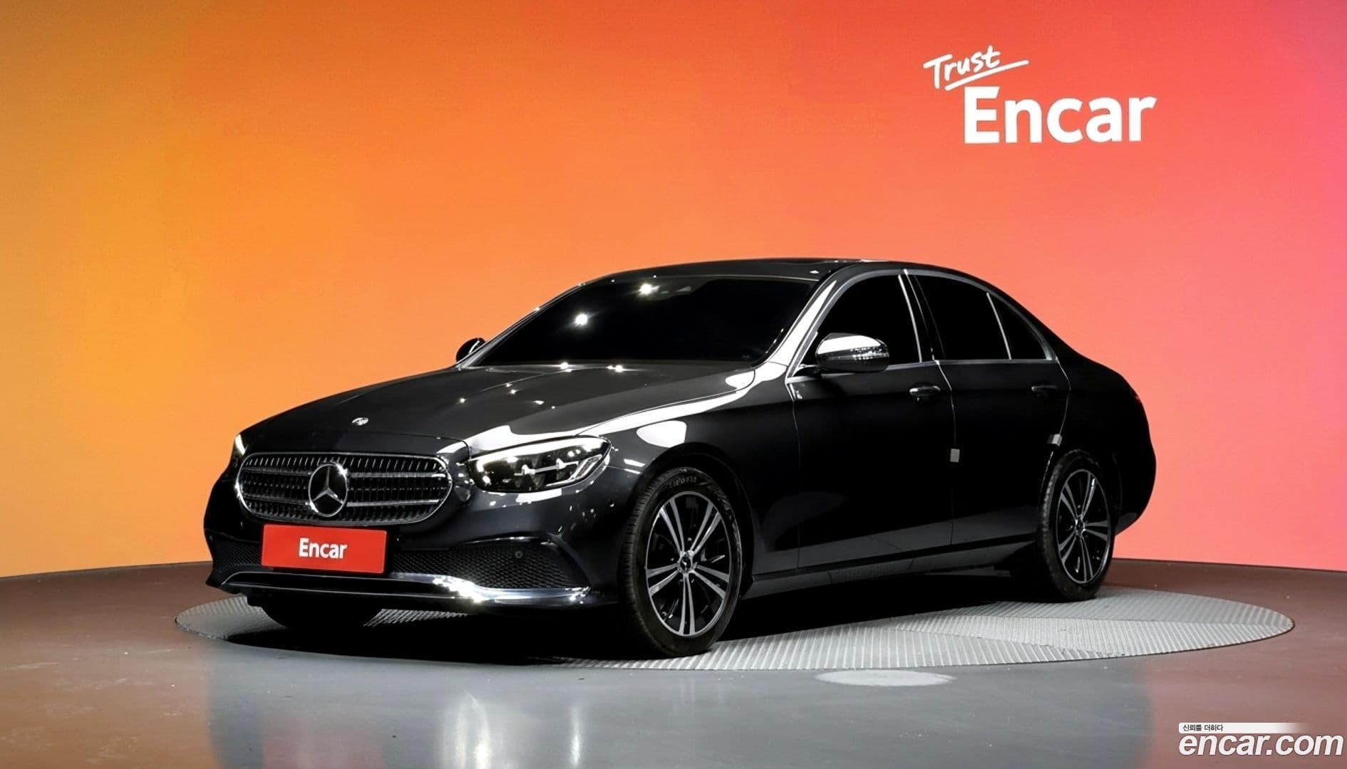 Main__Slider__Photo:E-Class Mercedes-Benz 2020.10-0