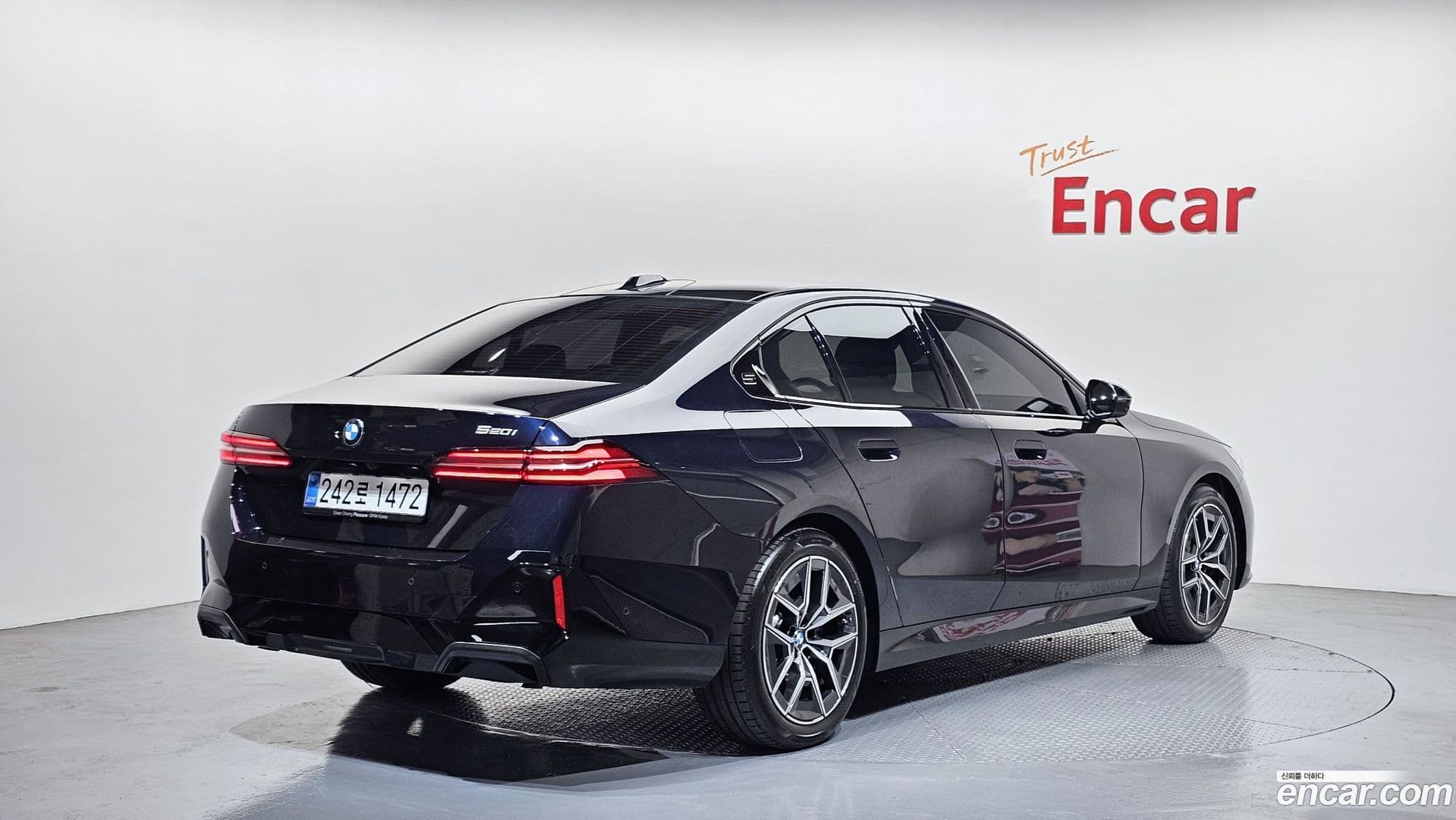 Main__Slider__Photo:5-Series BMW 2025.9-1