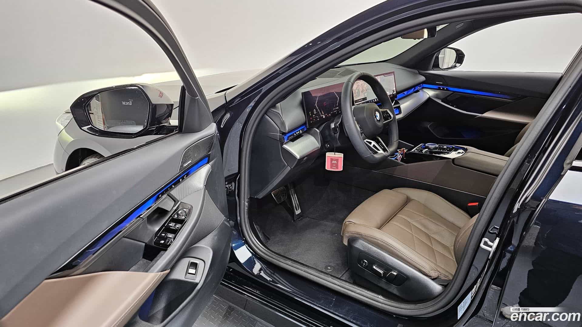 5-Series BMW 2025.9-INNER-010