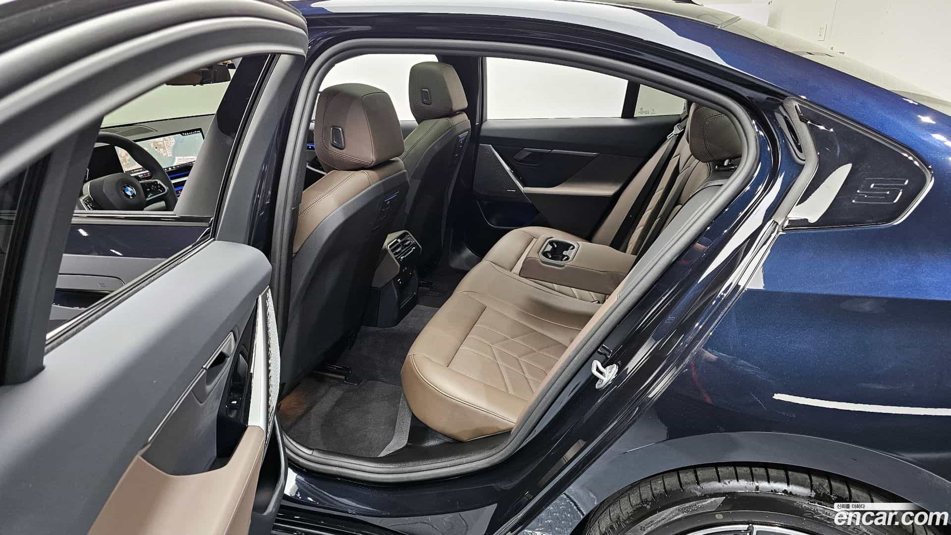 5-Series BMW 2025.9-OPTION-015