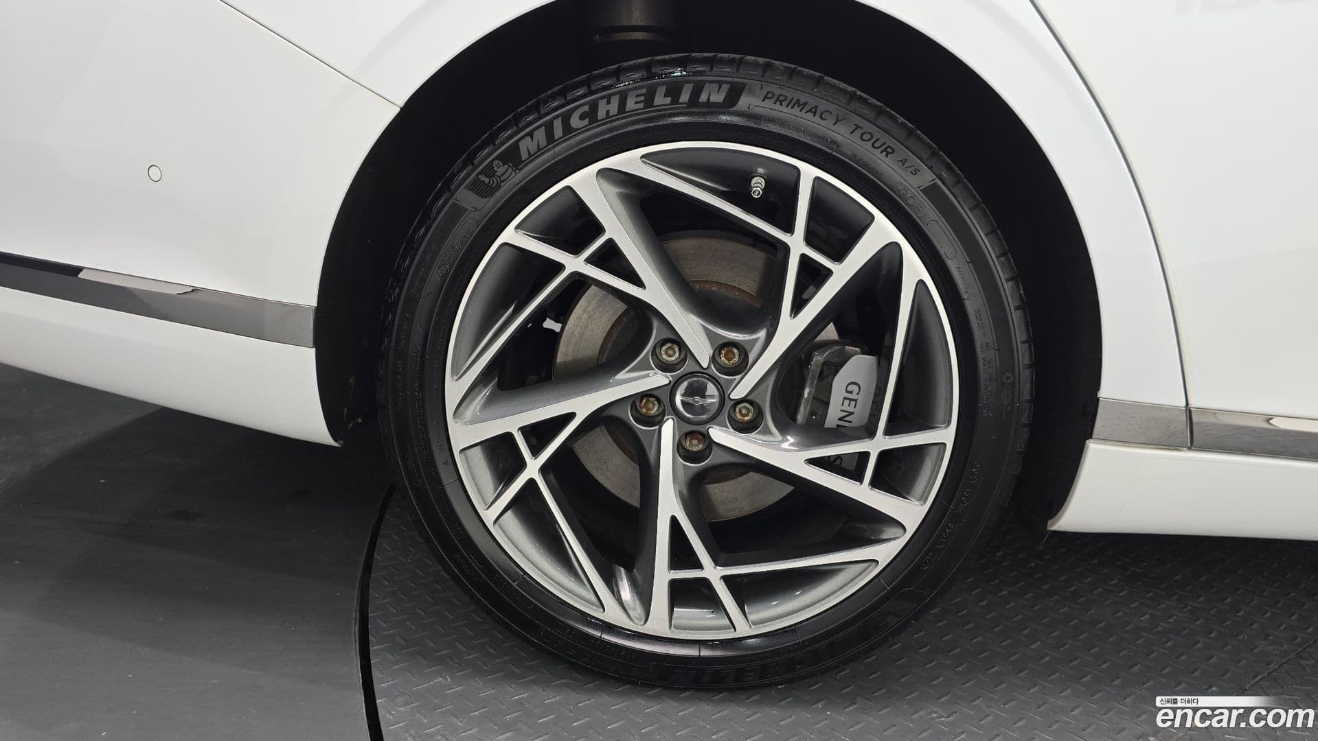 Main__Slider__Photo:G90 Genesis 2022.2-4