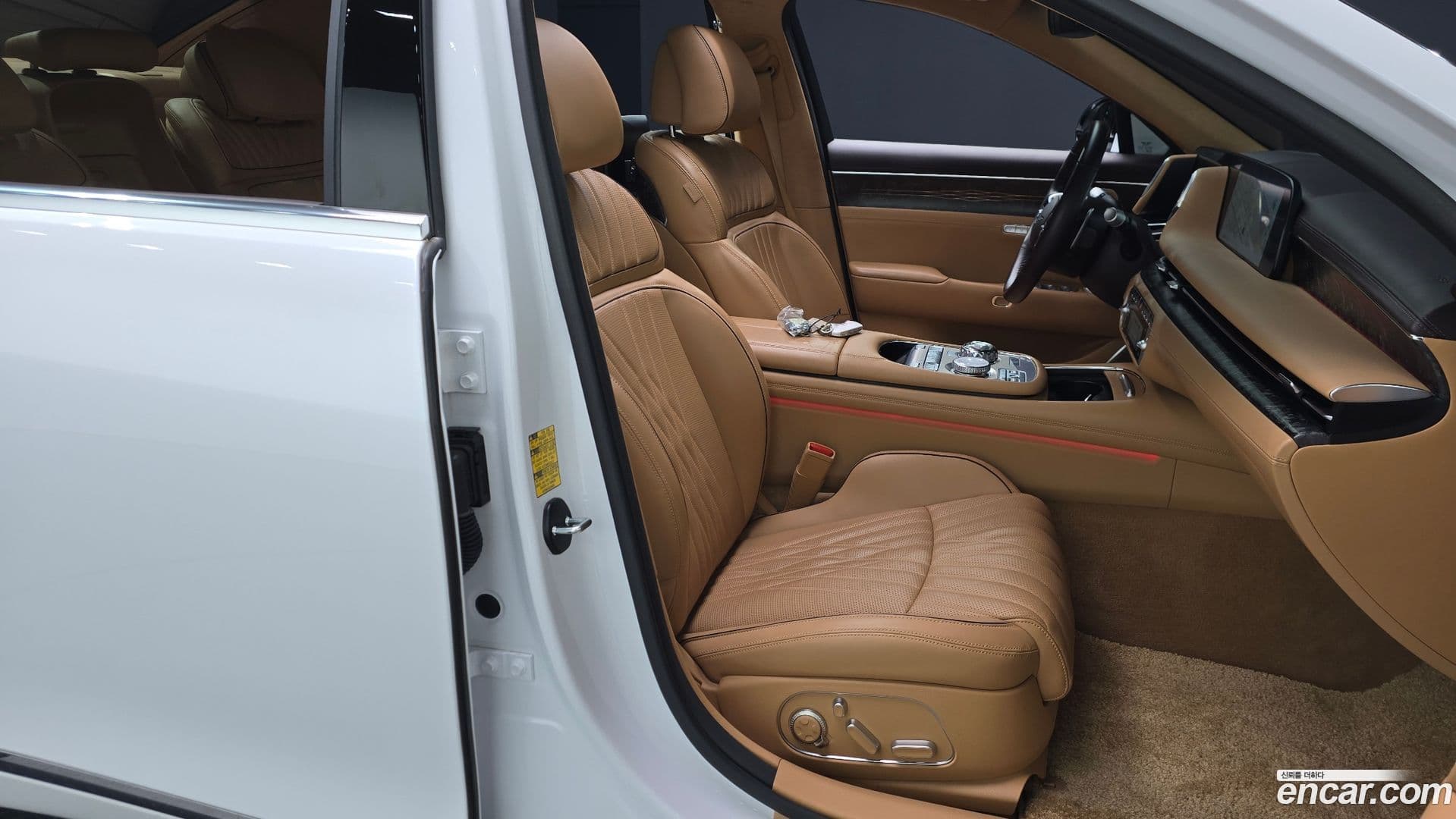 Main__Slider__Photo:G90 Genesis 2022.2-9