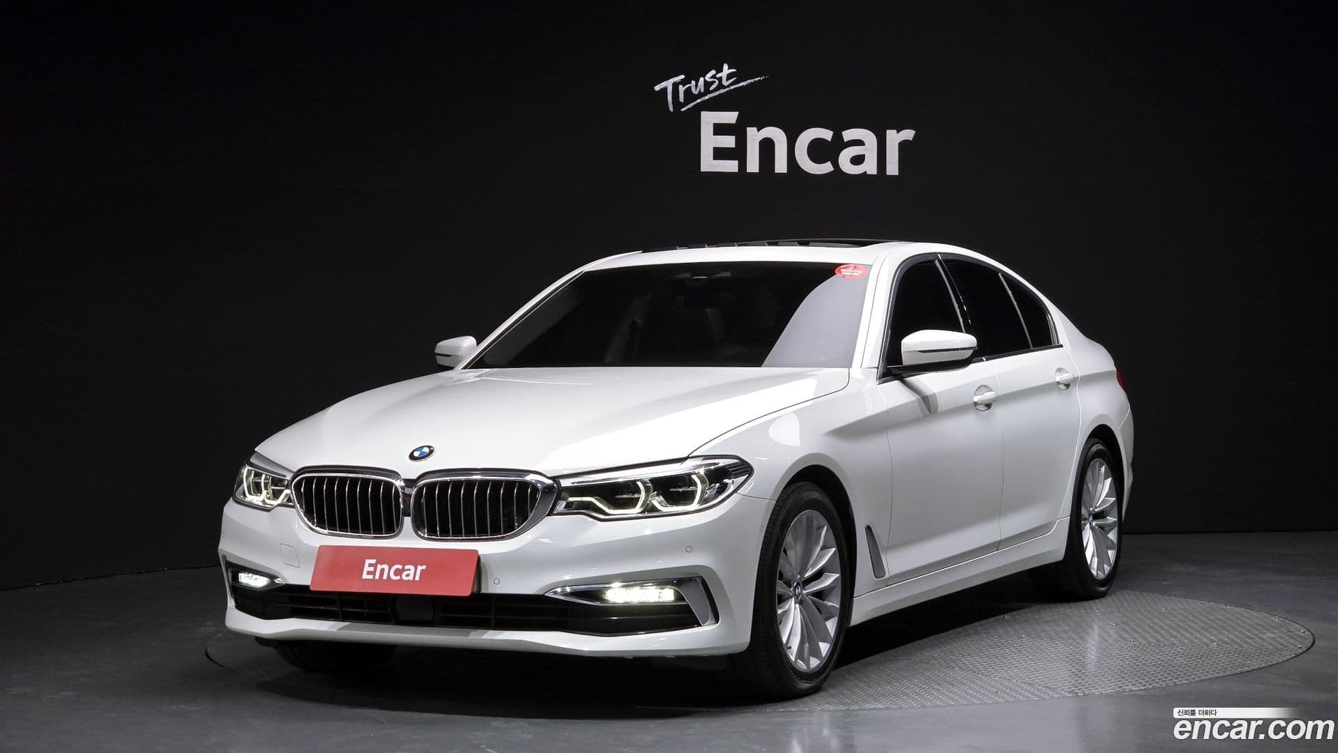 Main__Slider__Photo:5-Series BMW 2019.9-0