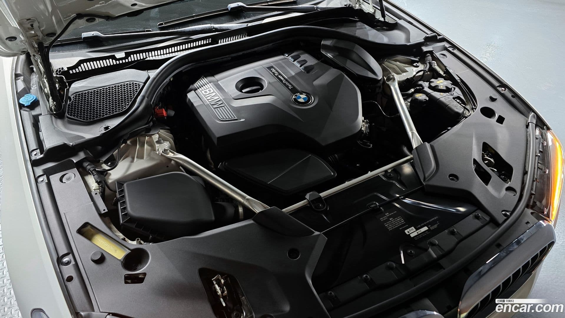 Main__Slider__Photo:5-Series BMW 2019.9-5