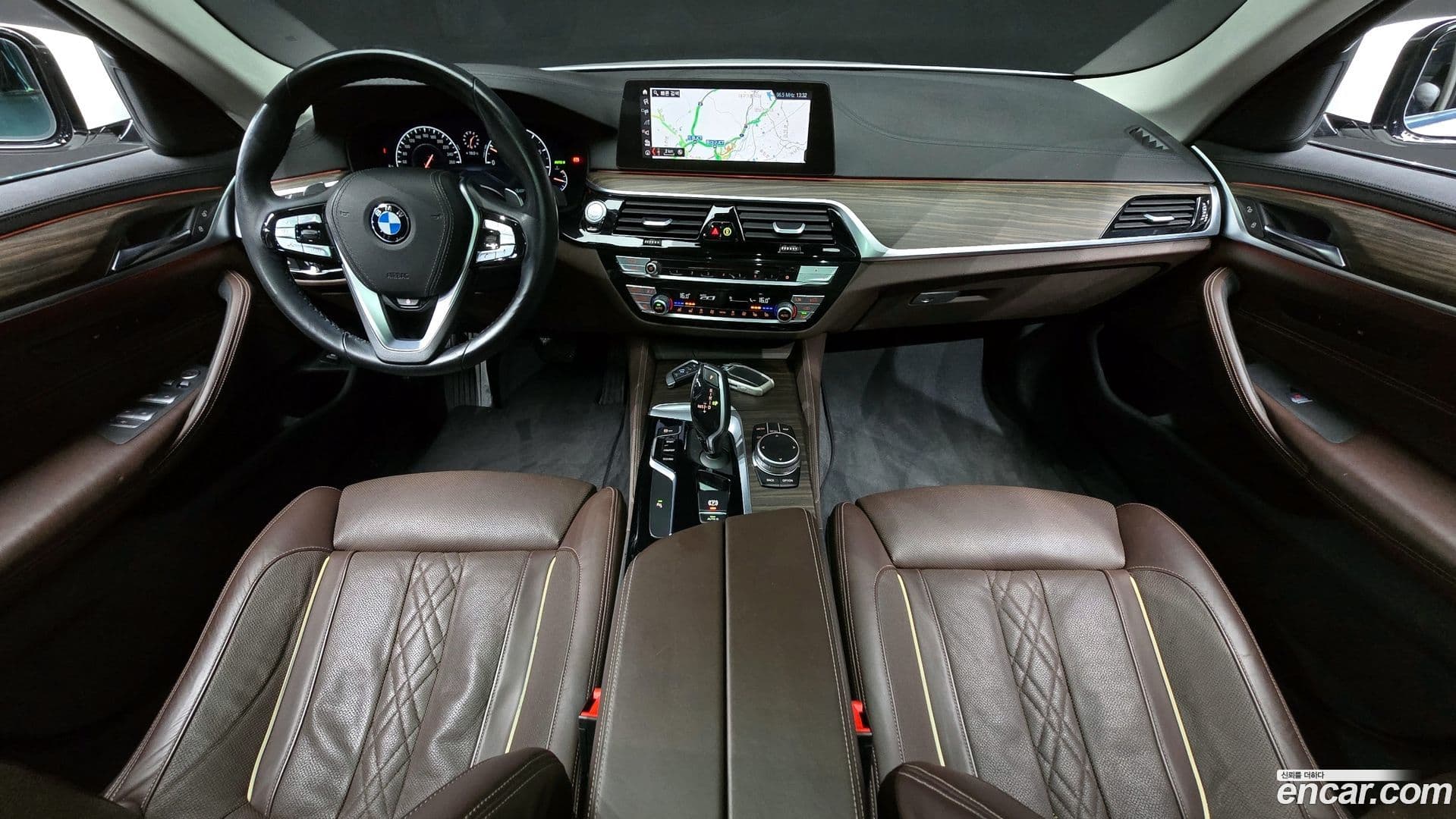 Main__Slider__Photo:5-Series BMW 2019.9-6