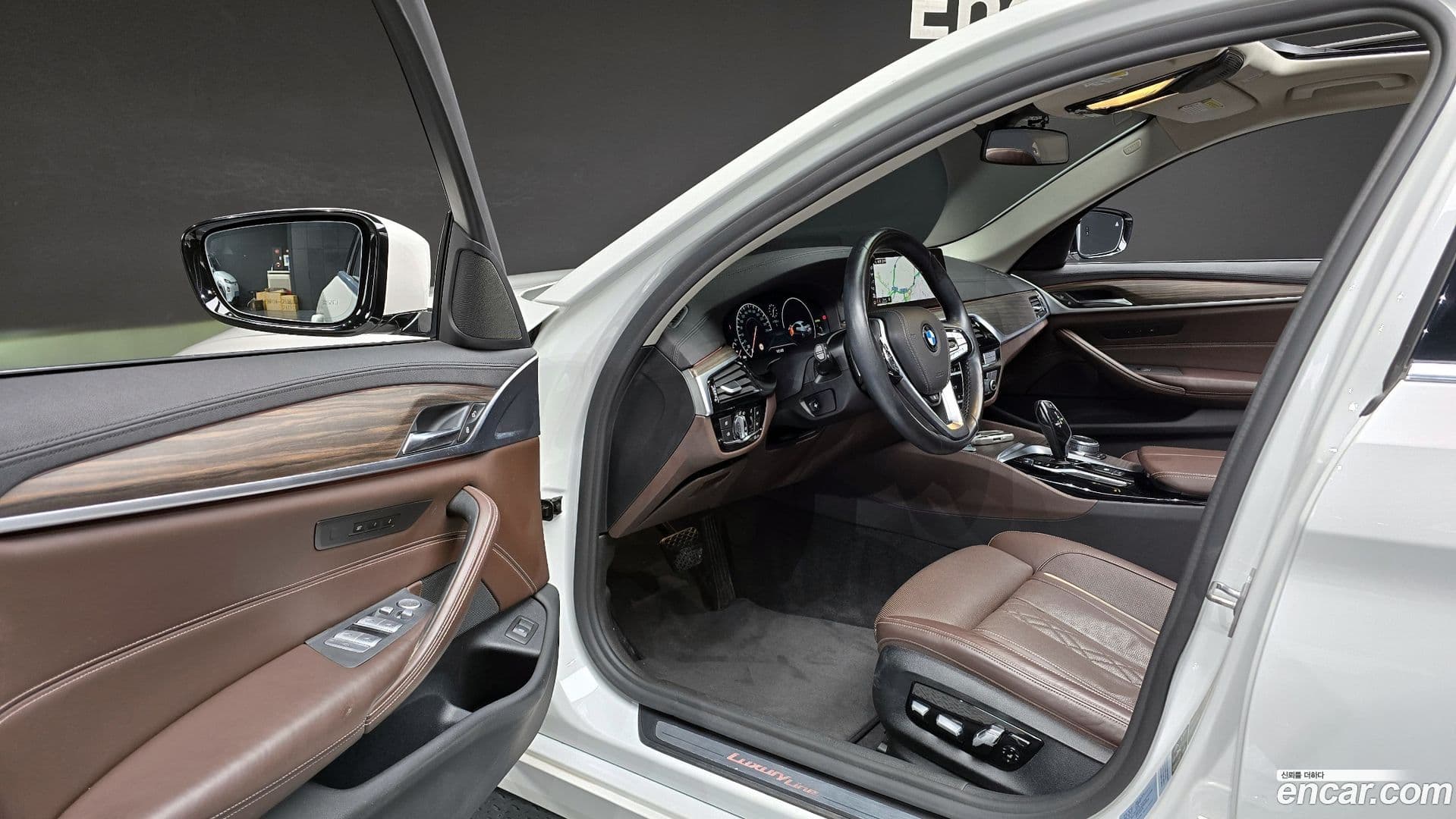 Main__Slider__Photo:5-Series BMW 2019.9-10