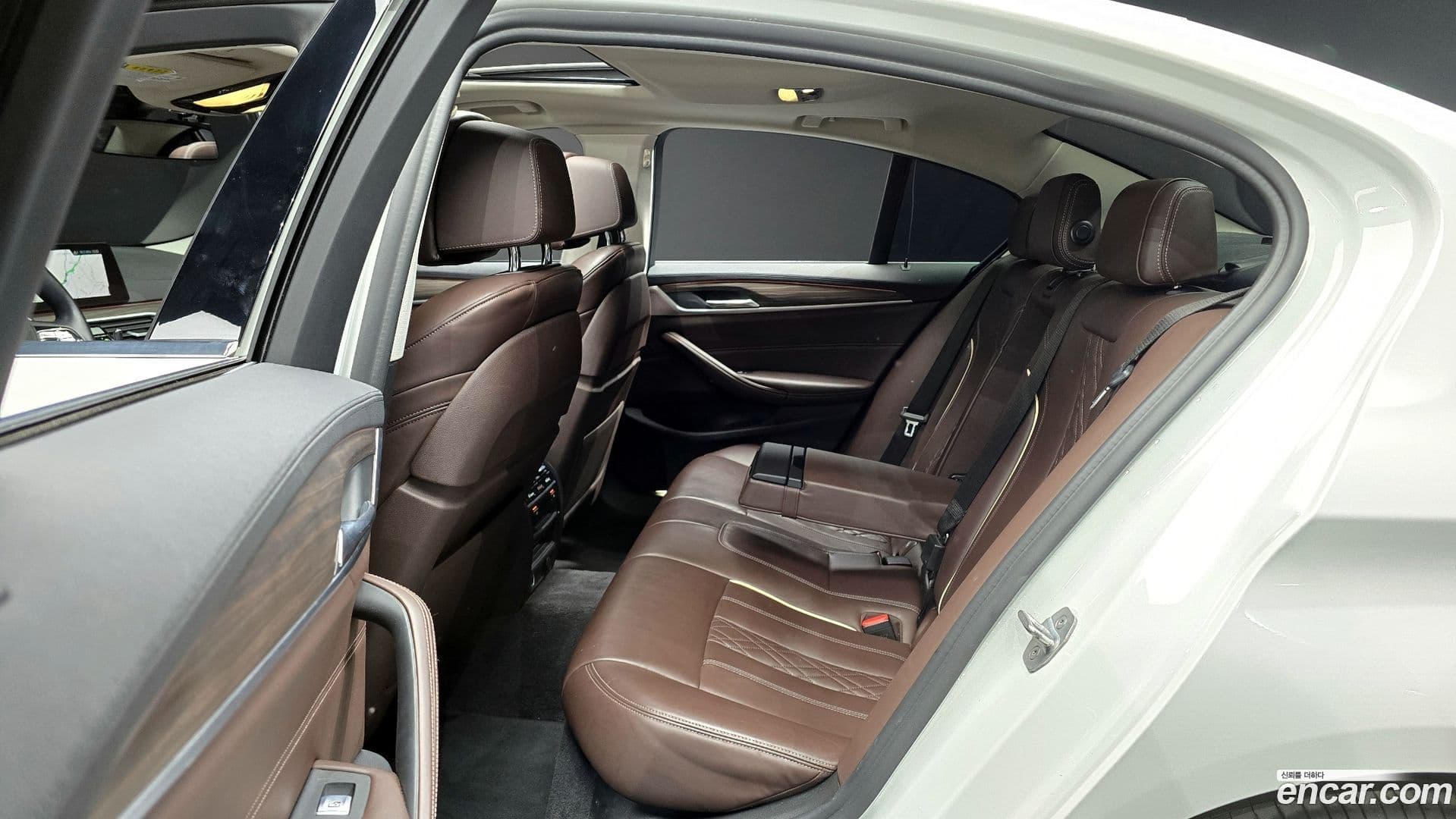 Main__Slider__Photo:5-Series BMW 2019.9-11