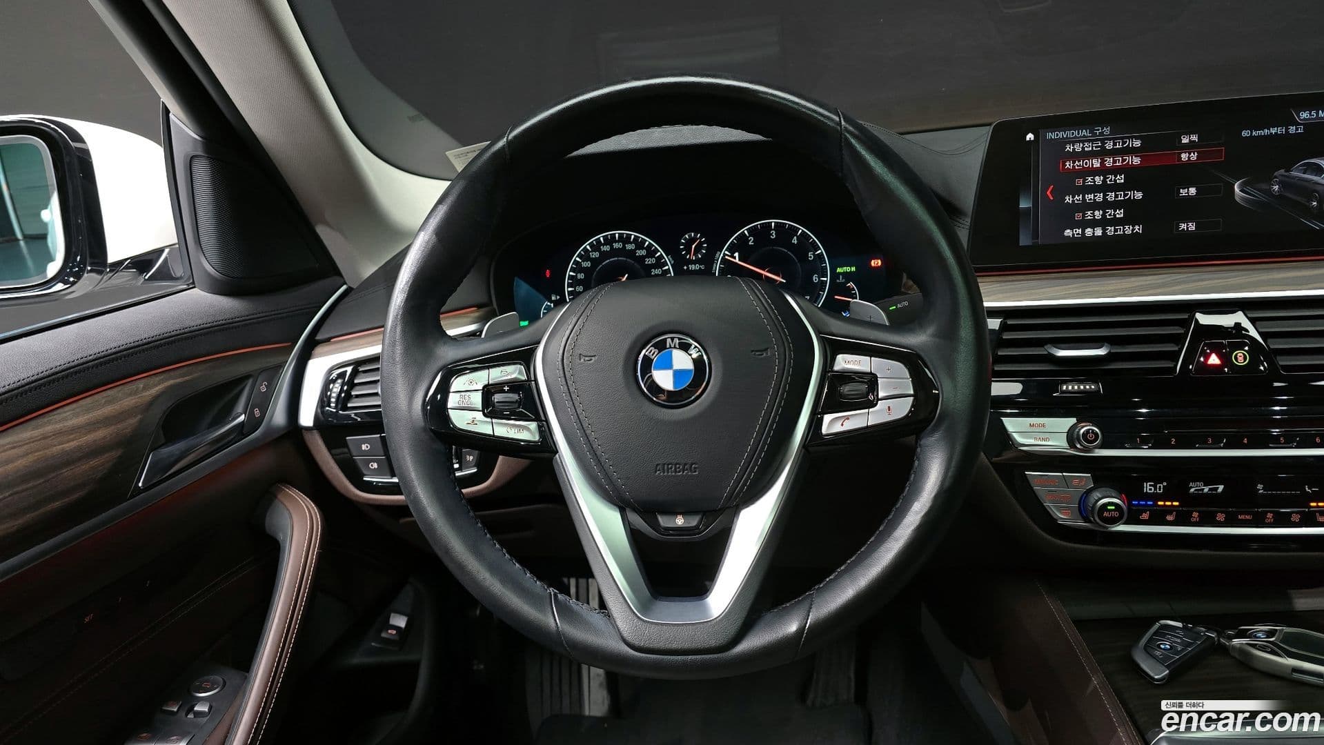 Main__Slider__Photo:5-Series BMW 2019.9-12
