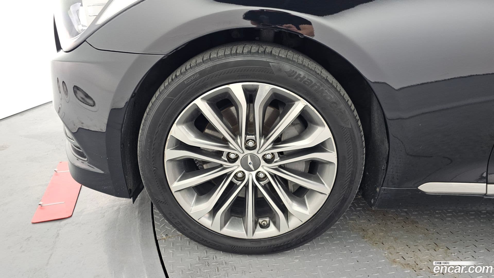 Main__Slider__Photo:Genesis Hyundai 2014.4-4