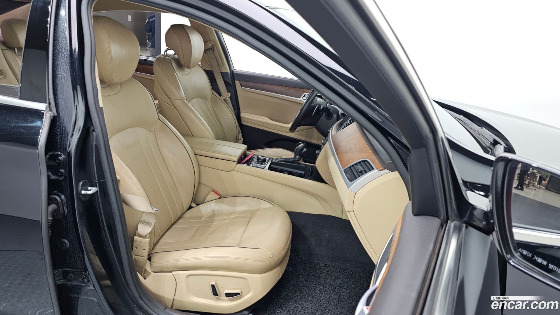 Main__Slider__Photo:Genesis Hyundai 2014.4-10