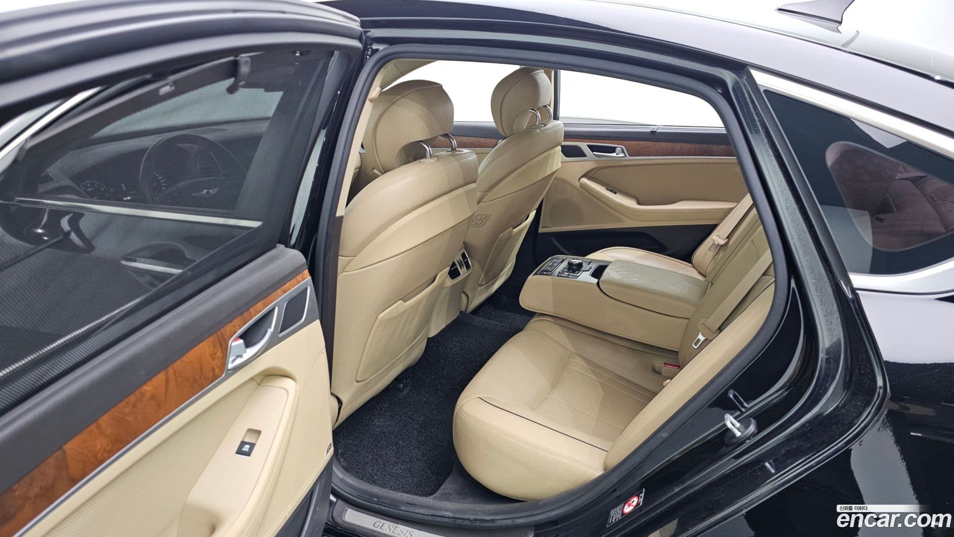 Main__Slider__Photo:Genesis Hyundai 2014.4-12