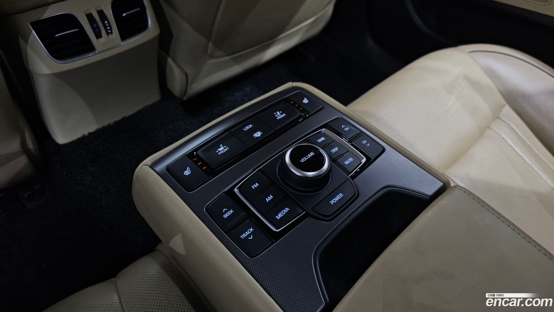 Main__Slider__Photo:Genesis Hyundai 2014.4-18