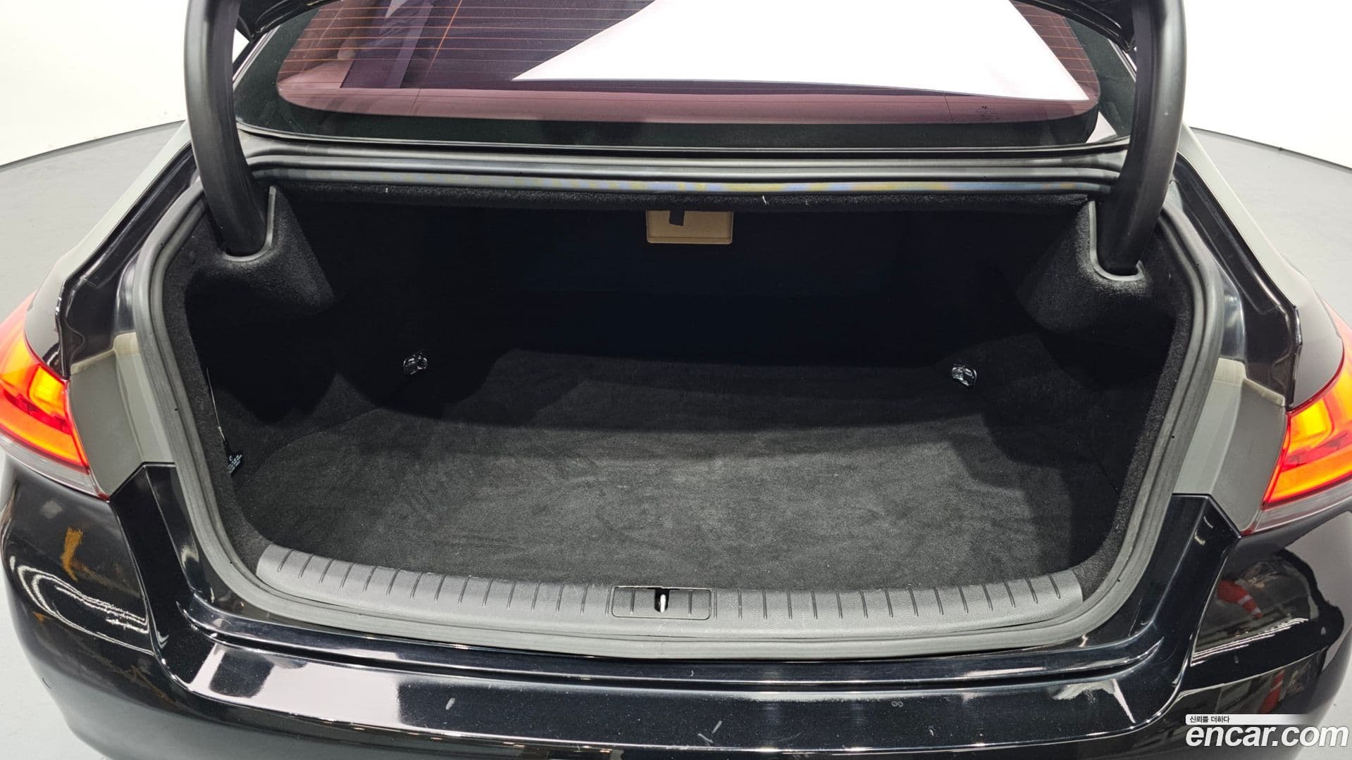 Main__Slider__Photo:Genesis Hyundai 2014.4-19