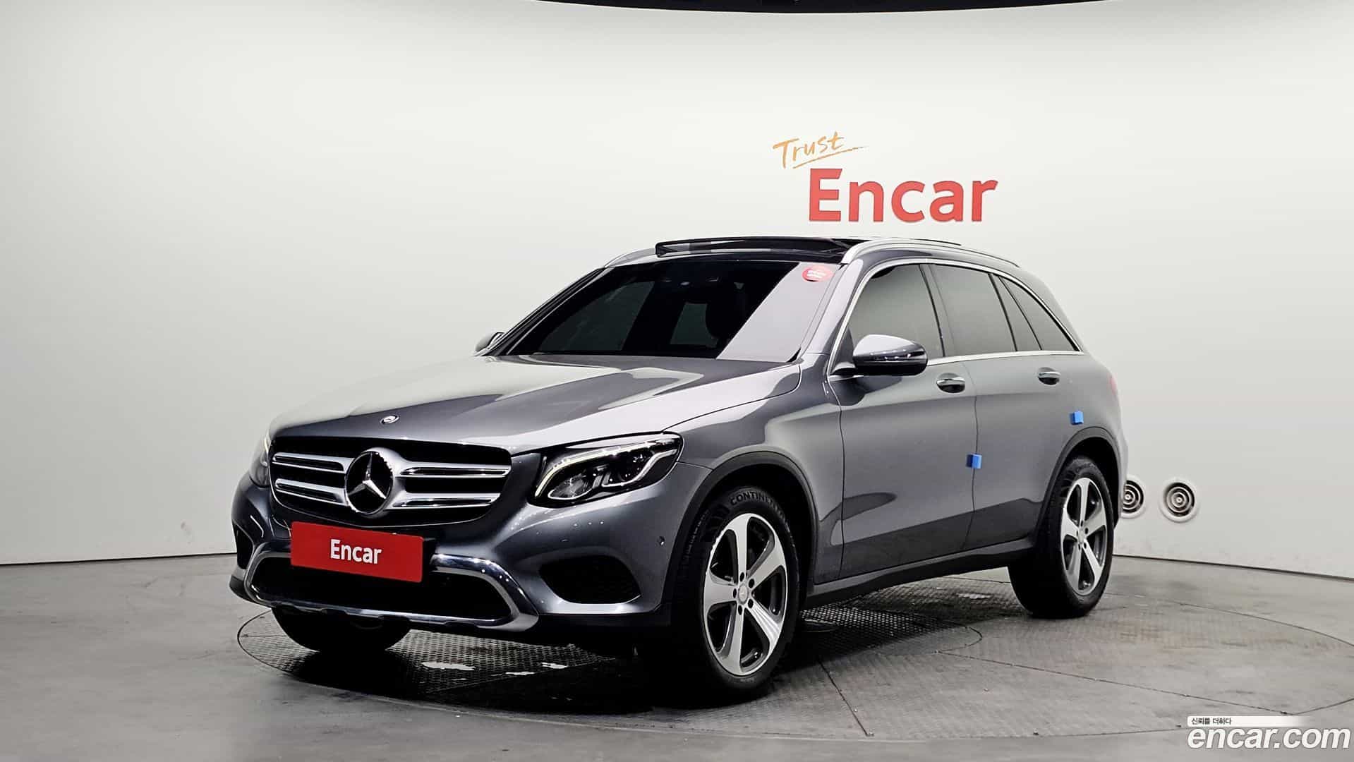 GLC-Class Mercedes-Benz 2016.5-OUTER-001