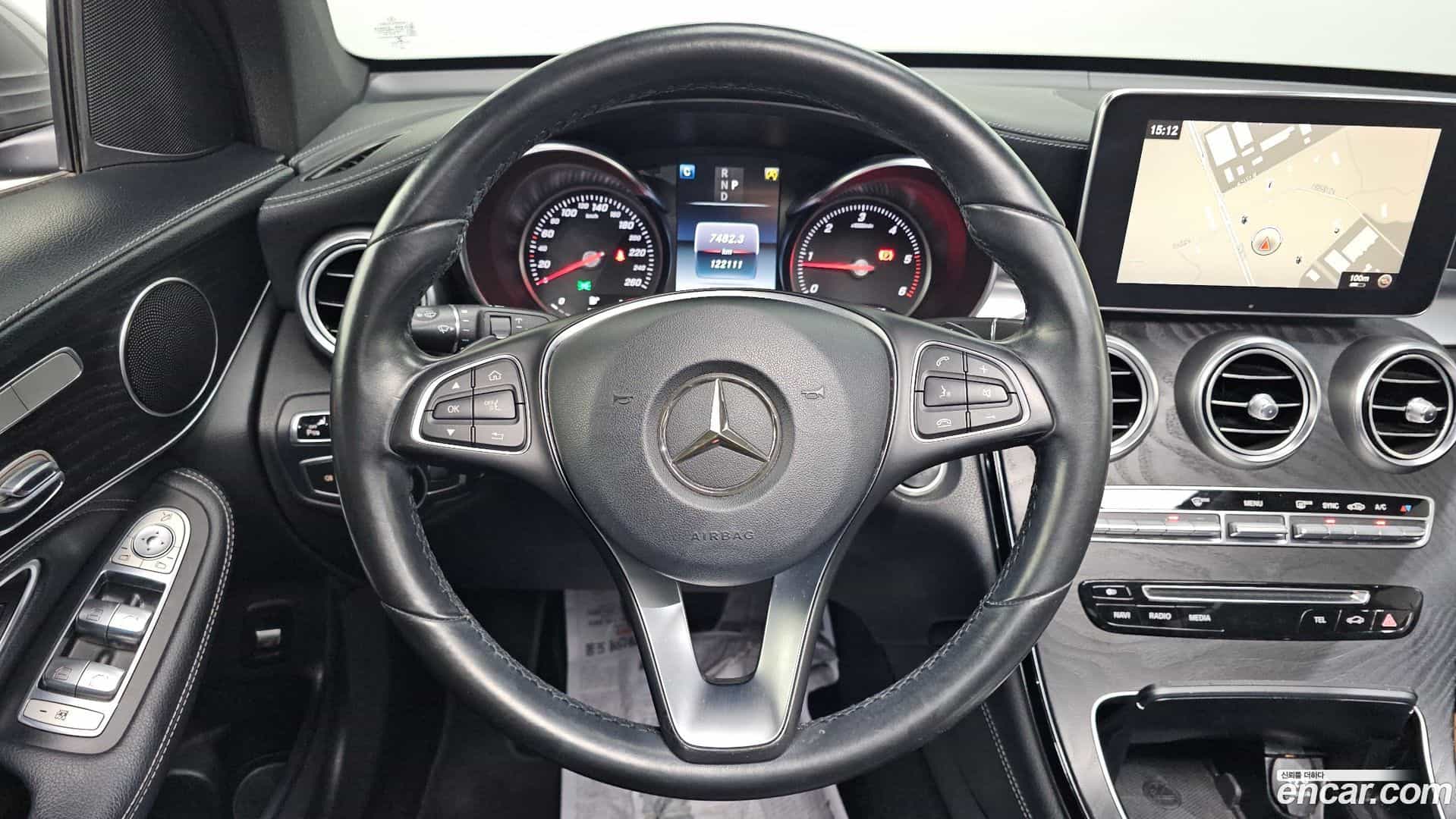 GLC-Class Mercedes-Benz 2016.5-OPTION-017