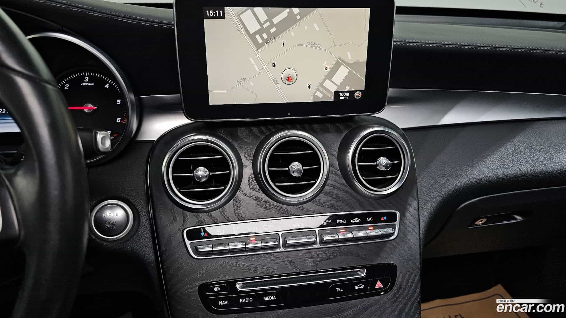 GLC-Class Mercedes-Benz 2016.5-OPTION-019