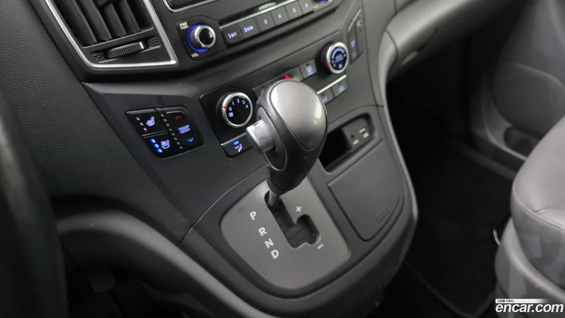 Starex Hyundai 2019.0-INNER-009