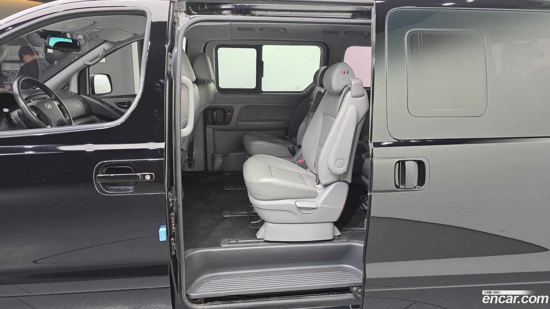 Main__Slider__Photo:Starex Hyundai 2019.0-10