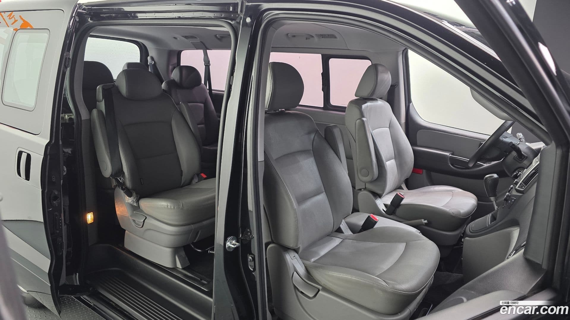 Main__Slider__Photo:Starex Hyundai 2019.0-11