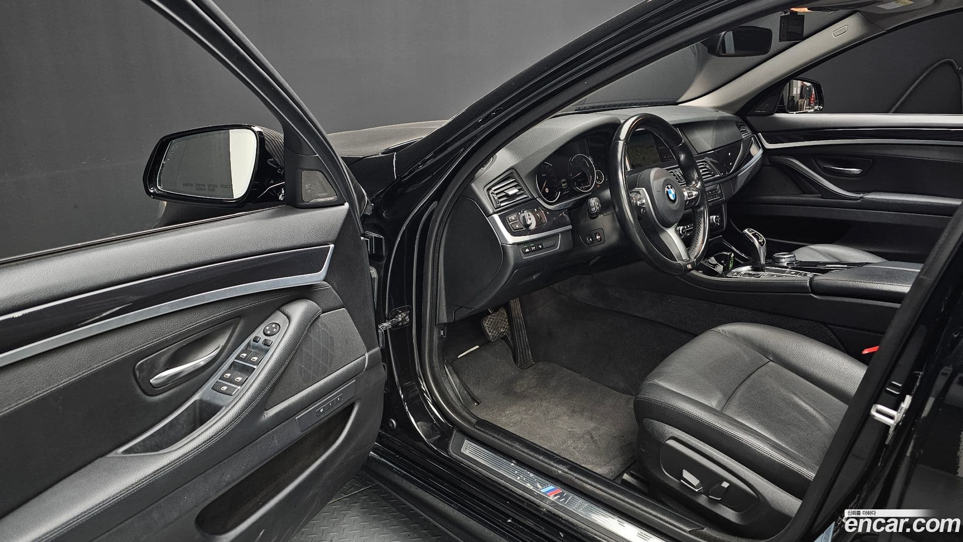 Main__Slider__Photo:5-Series BMW 2016.11-10