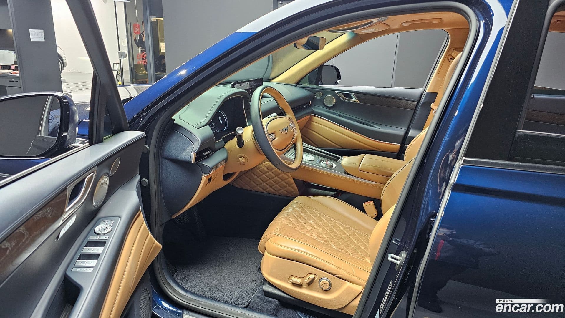 Main__Slider__Photo:GV80 Genesis 2020.5-9