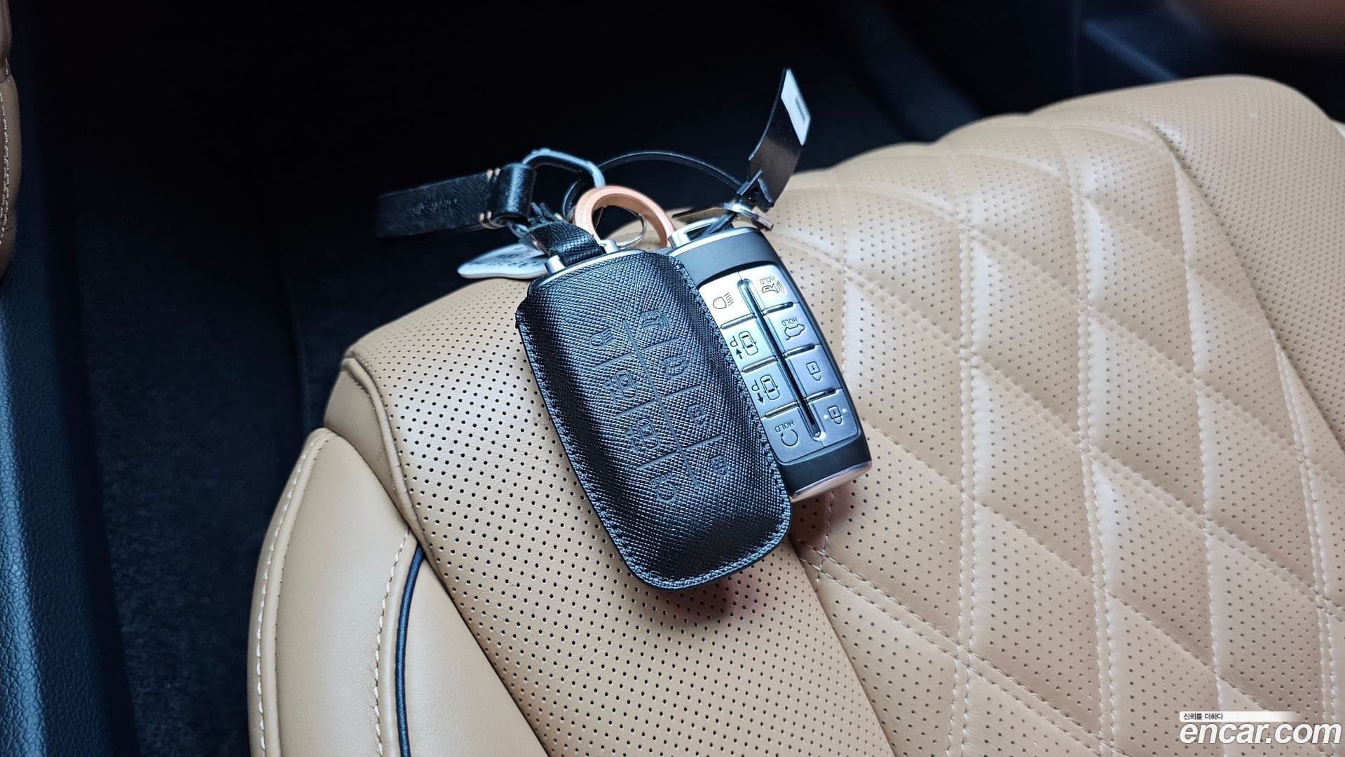 Main__Slider__Photo:GV80 Genesis 2020.5-17