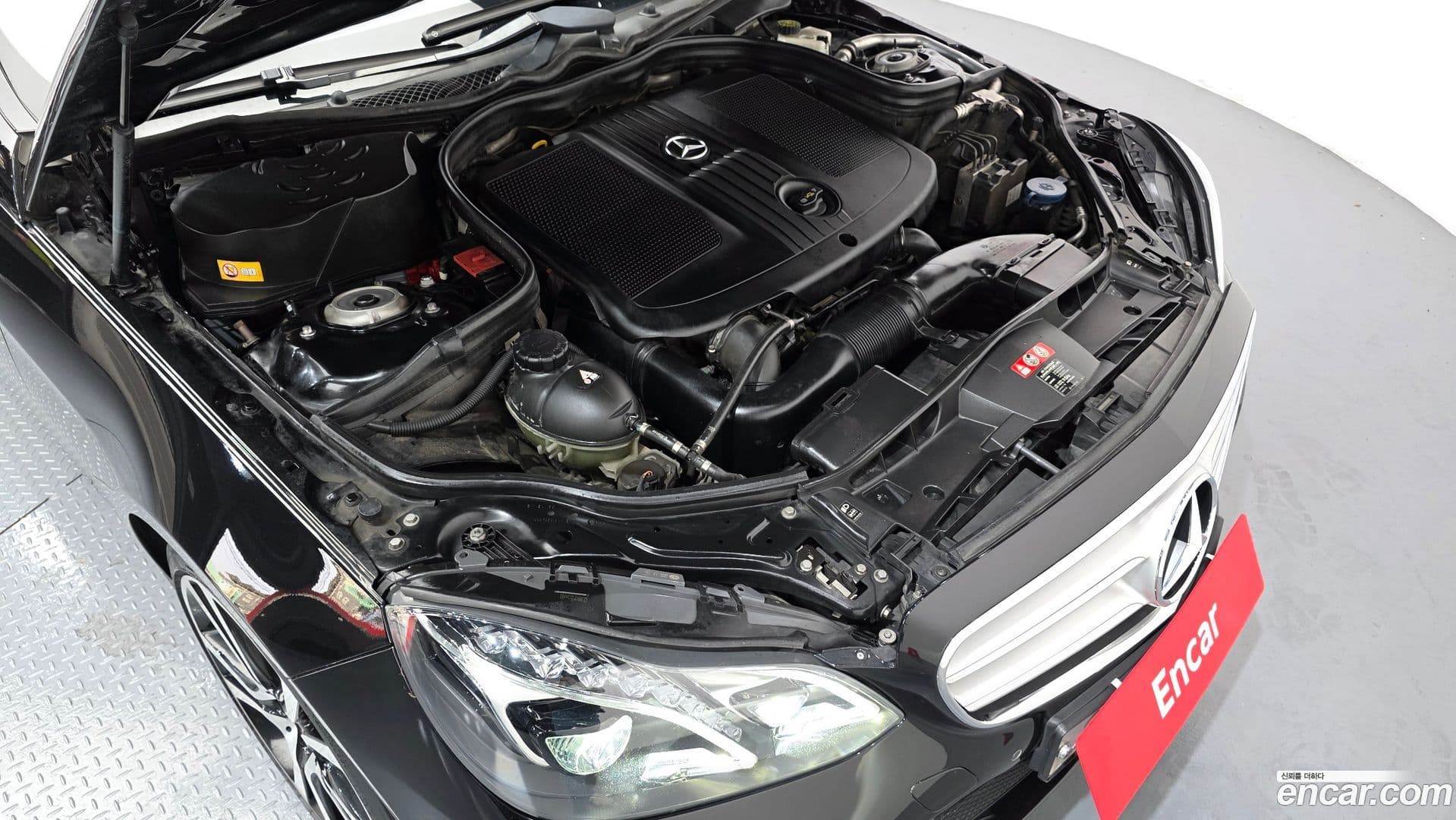 Main__Slider__Photo:E-Class Mercedes-Benz 2014.0-5